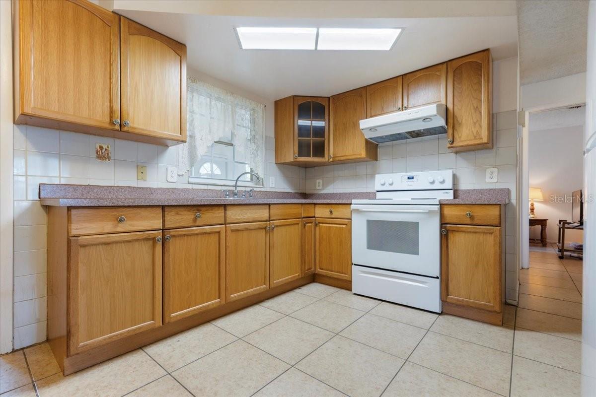Image 7 of 24 For 9927 Woodridge Court