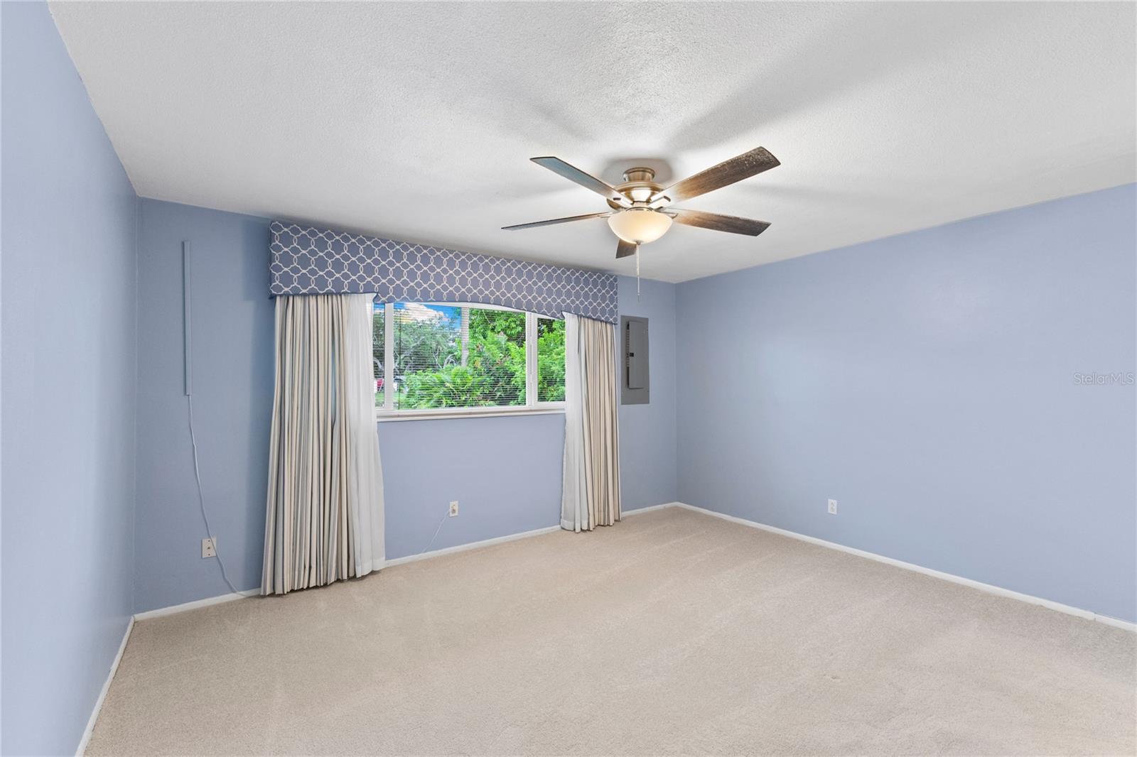 Image 14 of 29 For 996 56th Avenue S