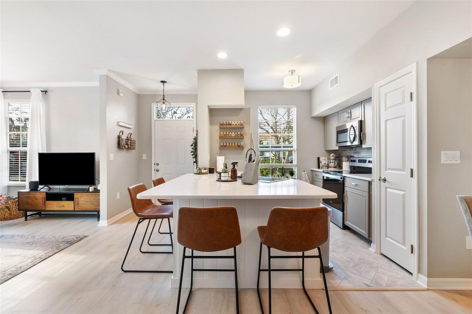 Image 6 of 24 For 10412 White Lake Court