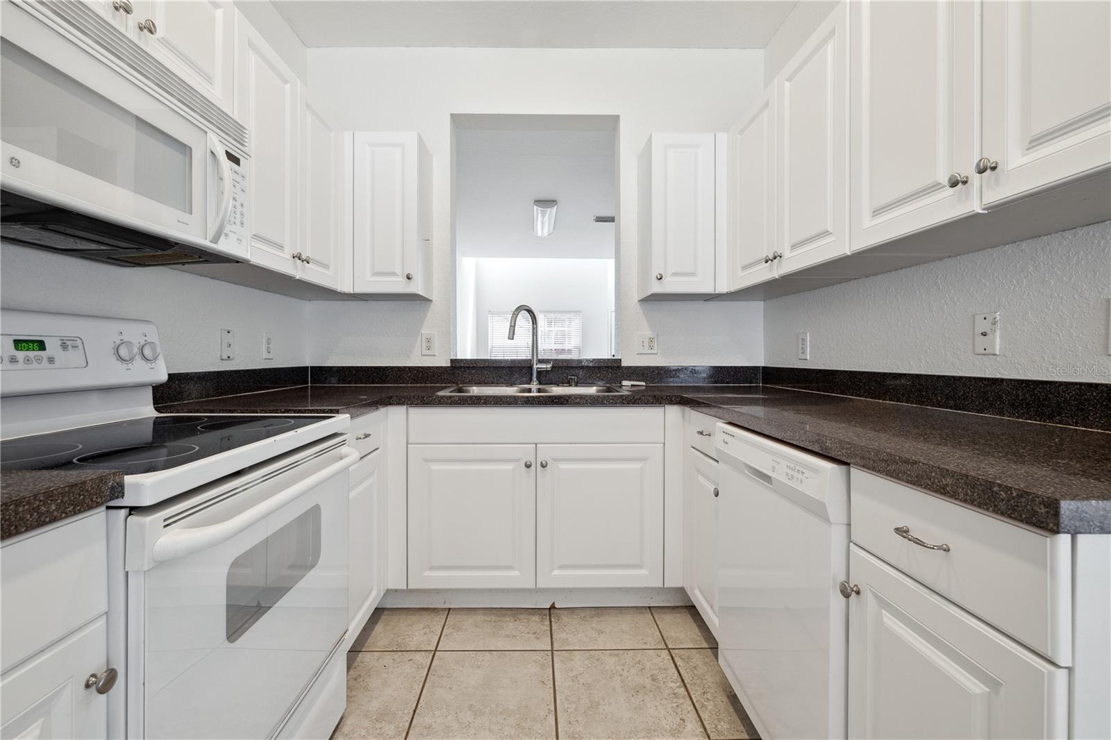 Image 13 of 24 For 16314 Parkstone Palms Court