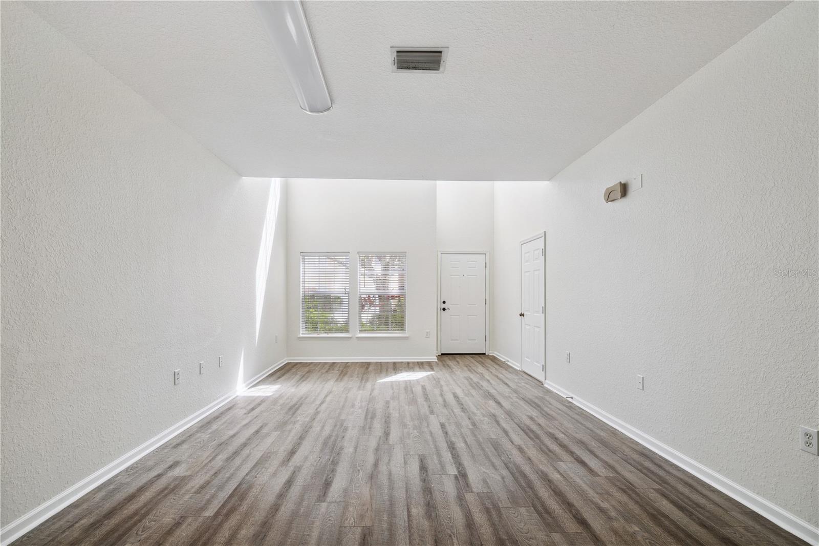 Image 9 of 24 For 16314 Parkstone Palms Court