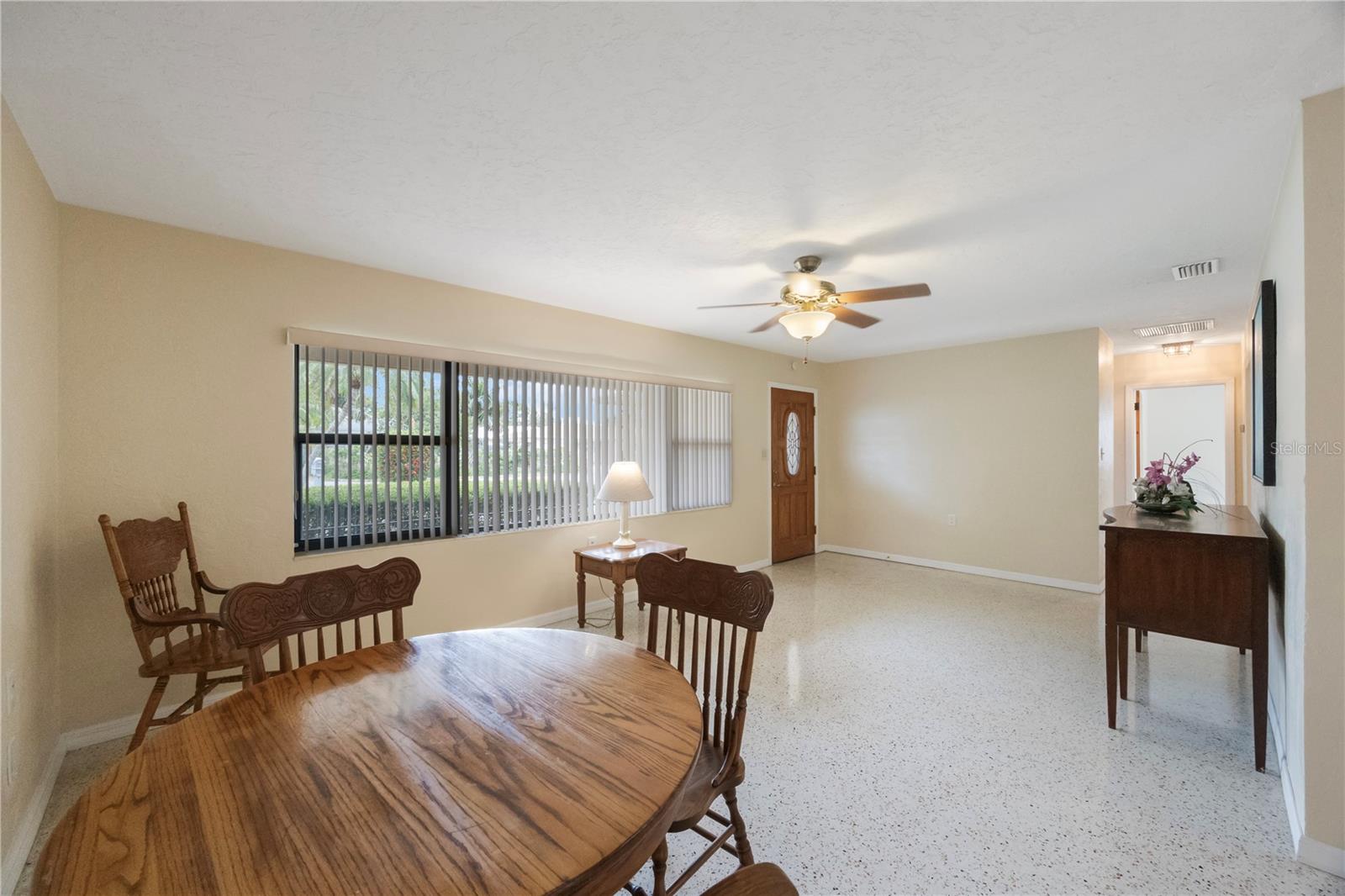 Image 7 of 38 For 1305 Marion Drive S