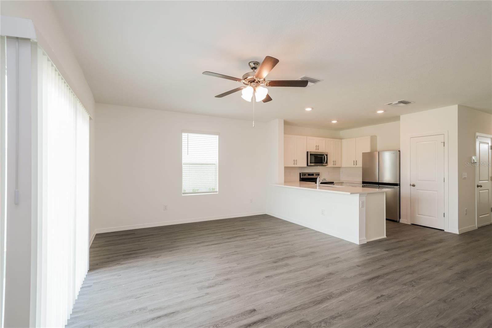 Image 4 of 15 For 8498 Lofty Timber Way