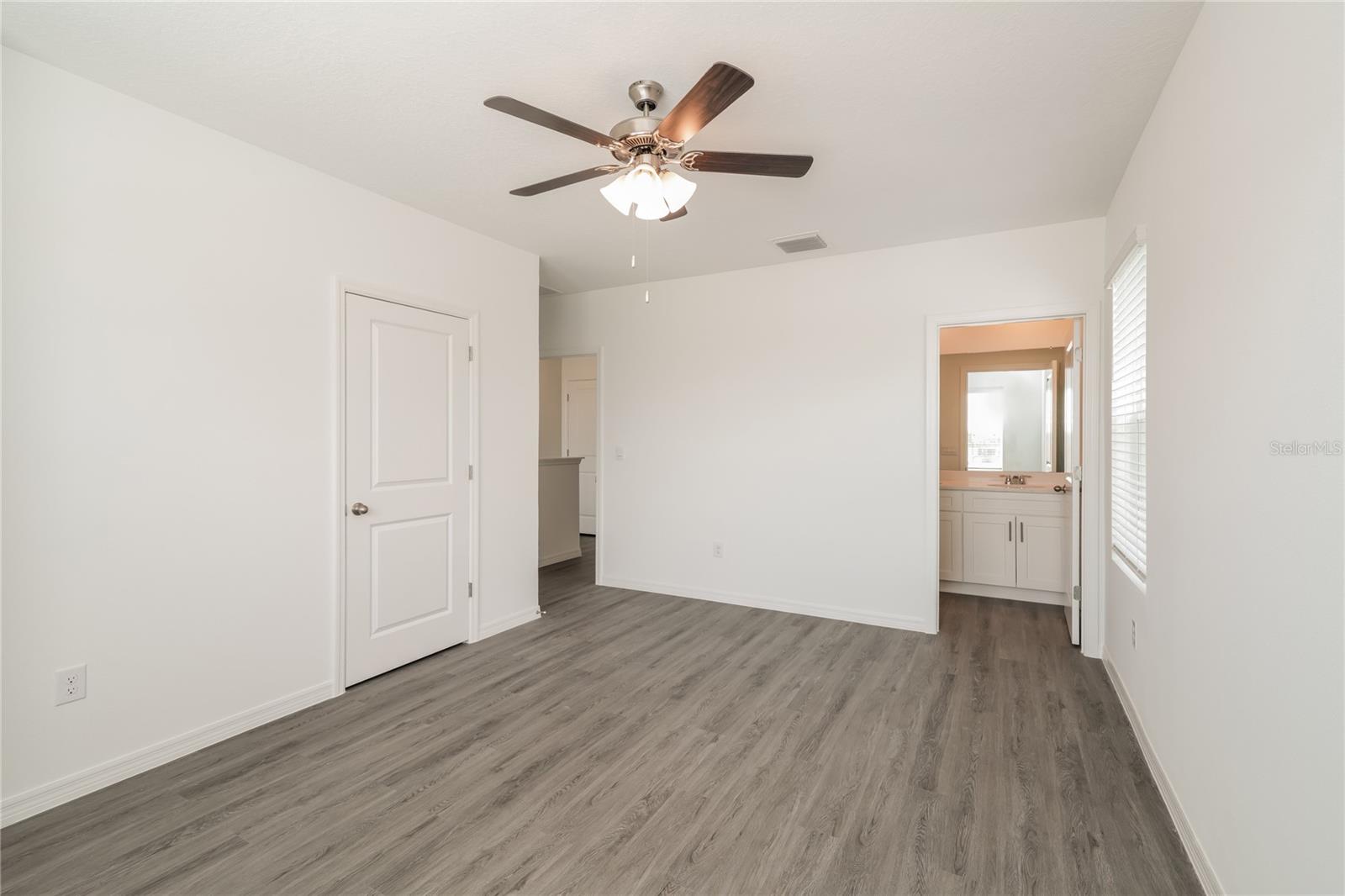 Image 9 of 15 For 8498 Lofty Timber Way