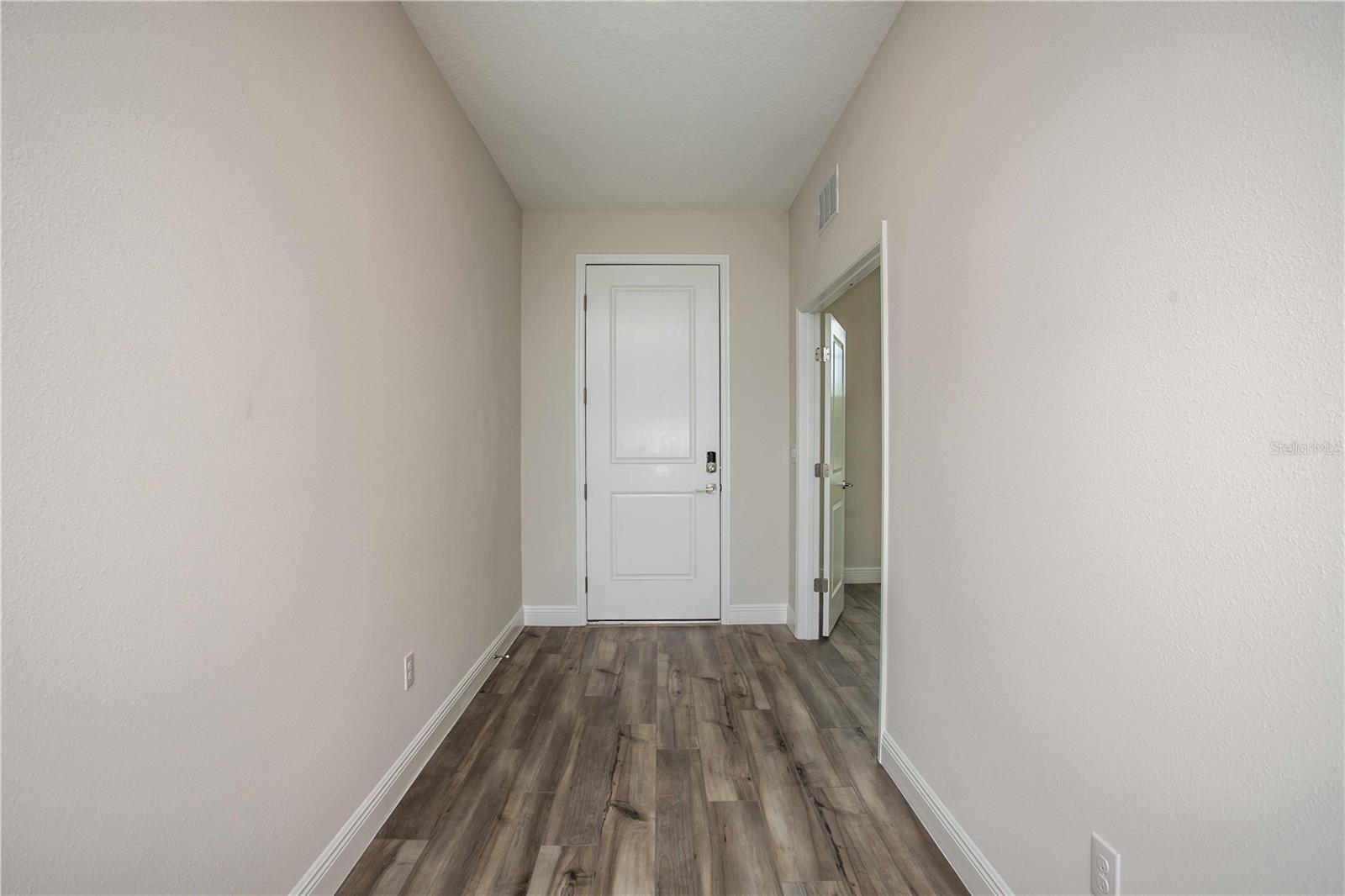Image 28 of 31 For 9921 Surrey Rose Drive