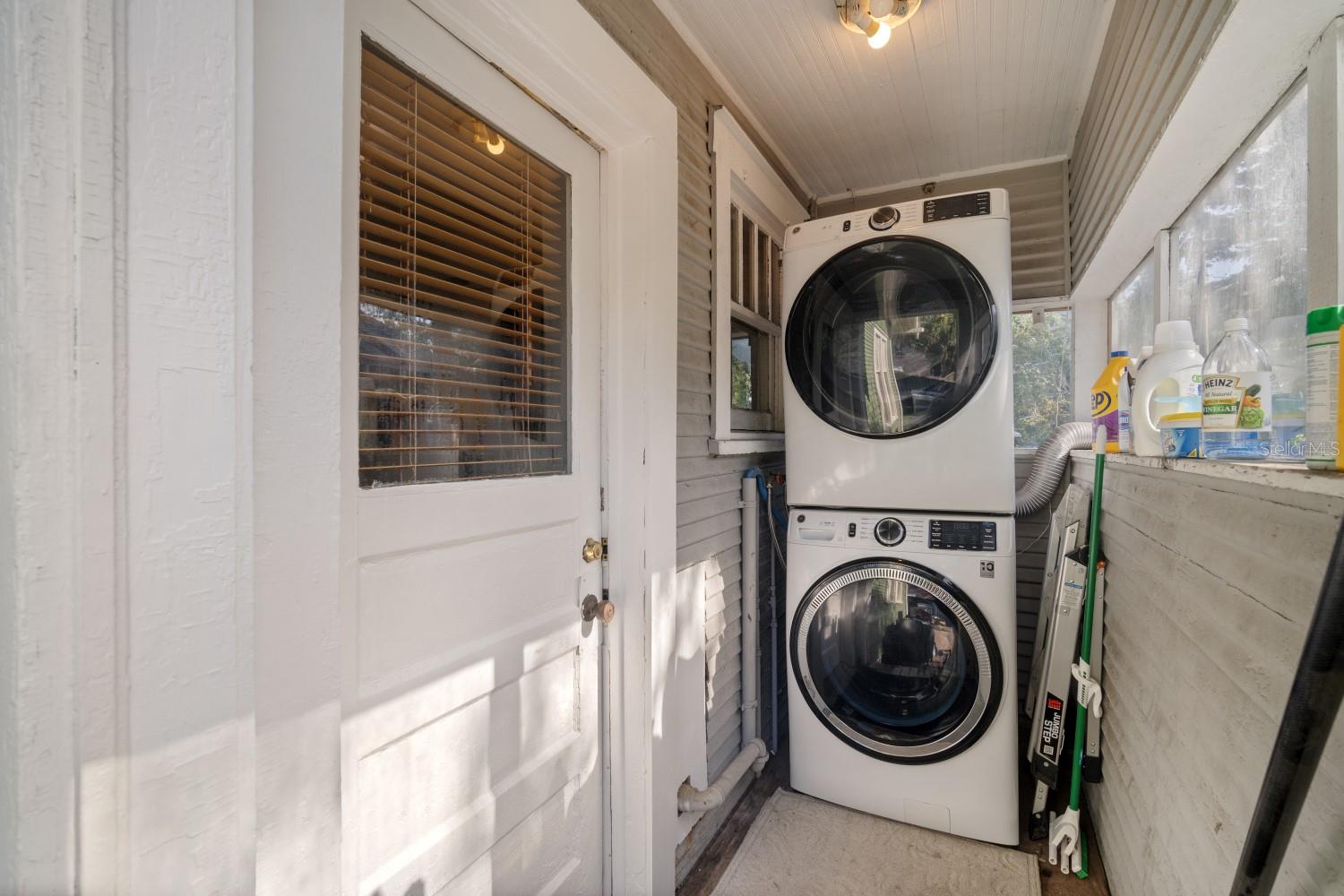 Listing photo id 26 for 216 South Avenue