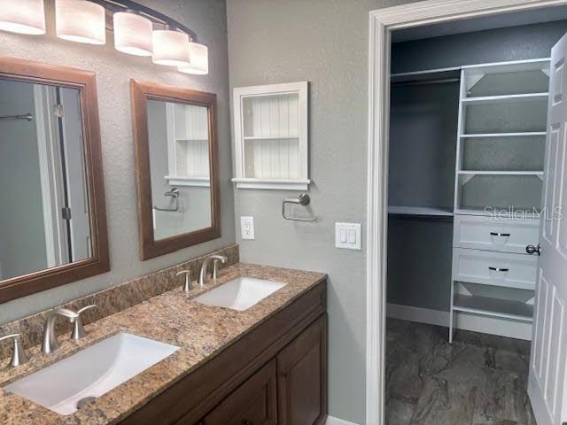 Image 16 of 18 For 7144 Remington Oaks Loop