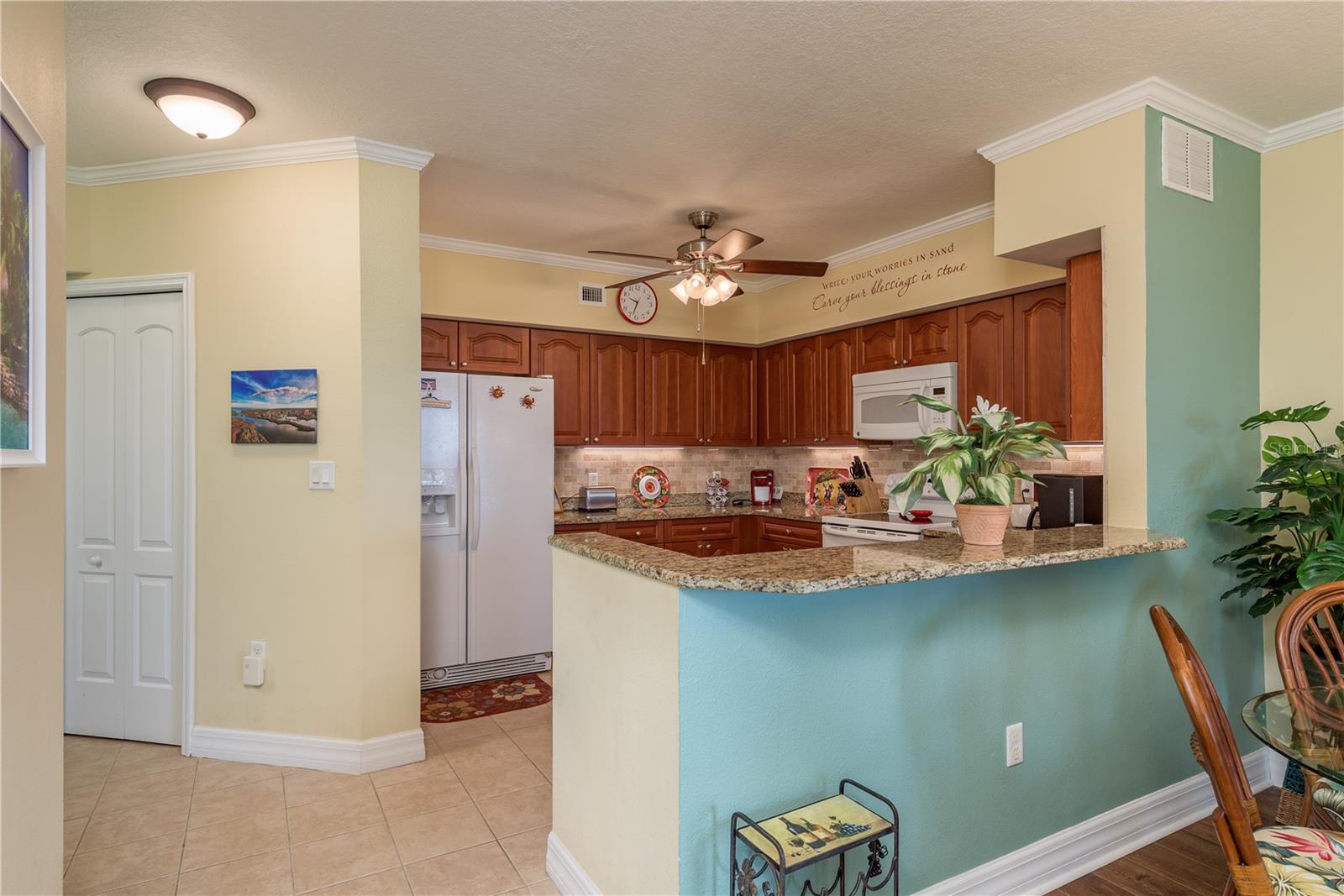 Image 11 of 39 For 4516 Seagull Drive 601