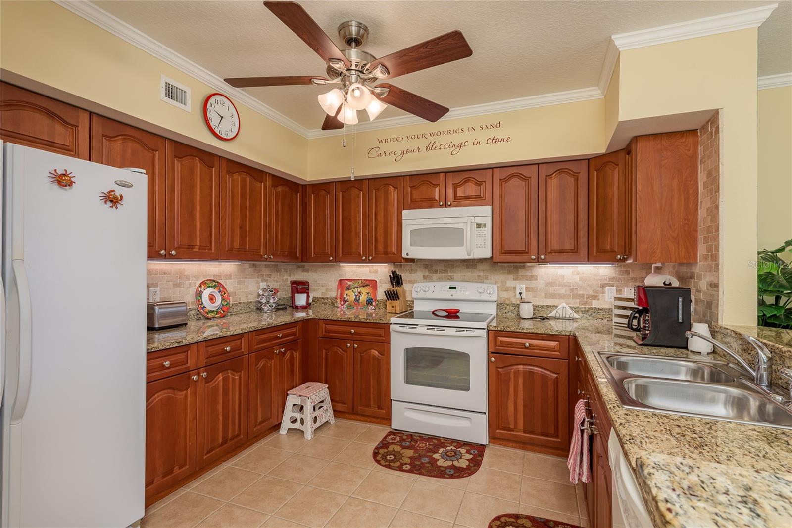 Image 12 of 39 For 4516 Seagull Drive 601
