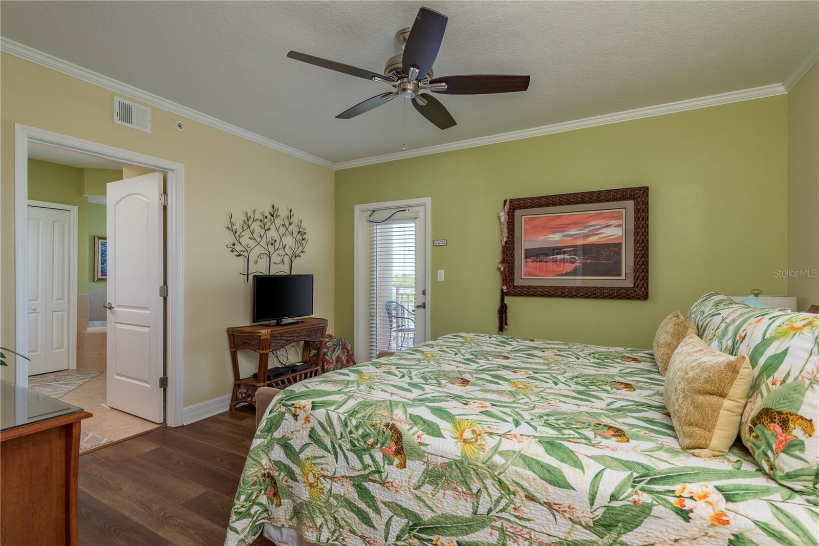 Image 15 of 39 For 4516 Seagull Drive 601