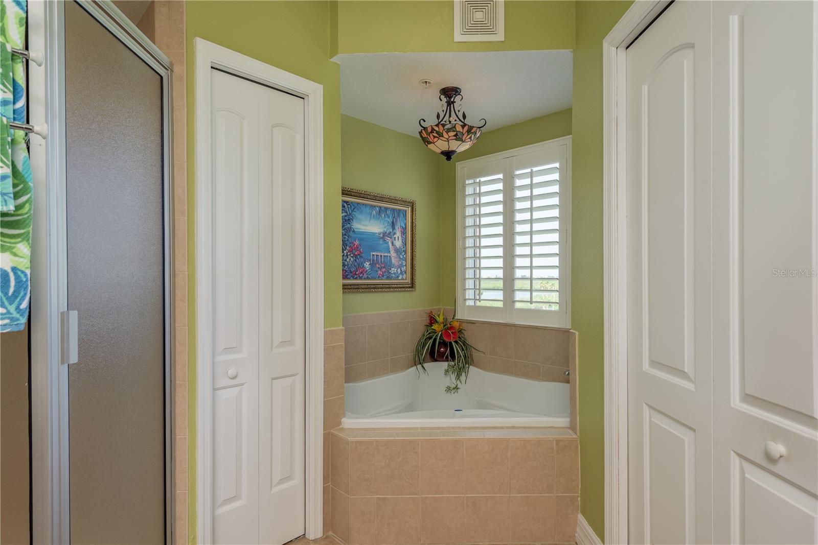 Image 18 of 39 For 4516 Seagull Drive 601