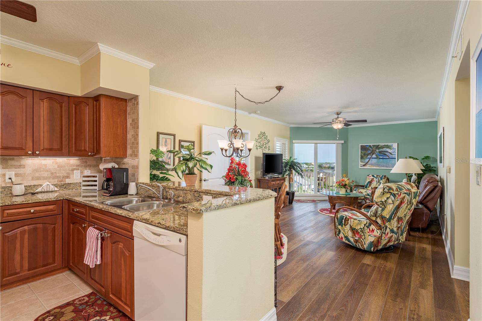 Image 5 of 39 For 4516 Seagull Drive 601