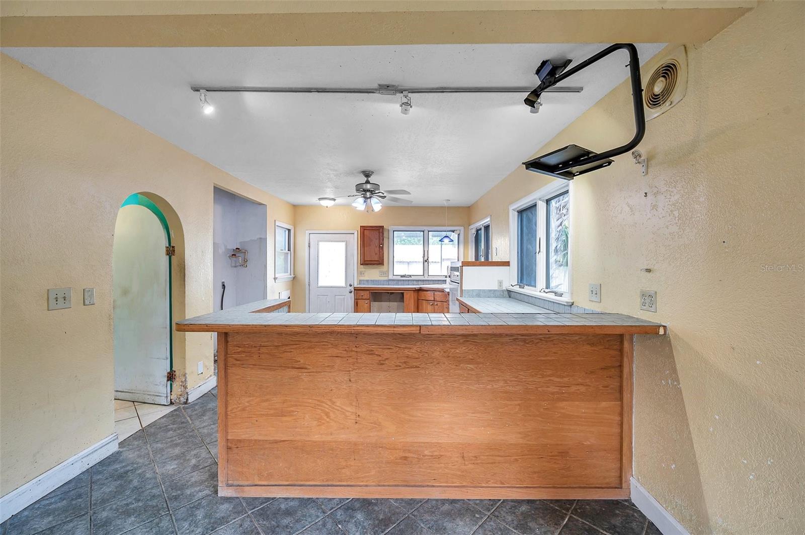 Image 11 of 55 For 4900 Alcazar Way S