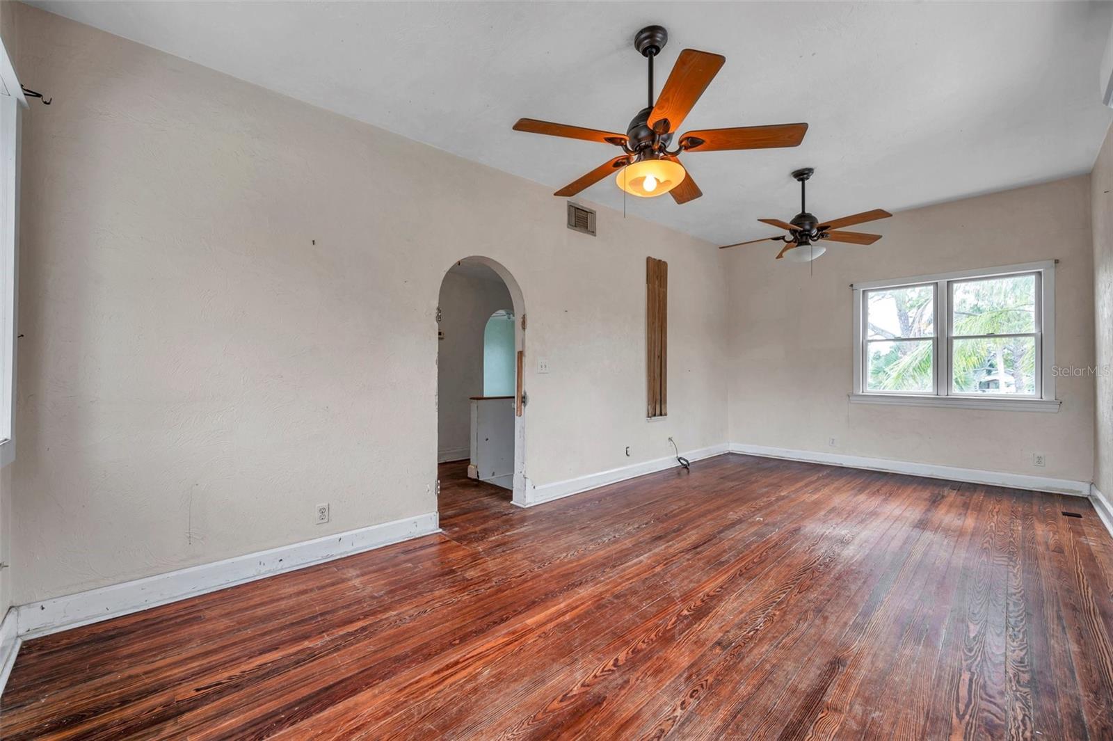 Image 21 of 55 For 4900 Alcazar Way S