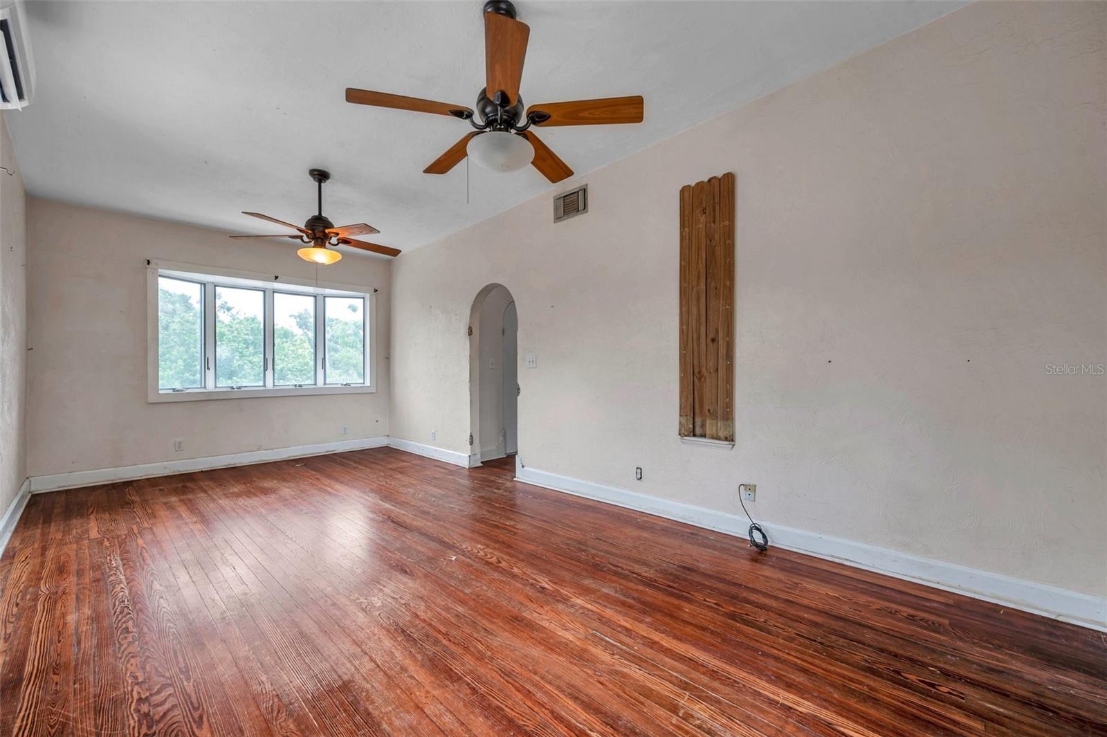 Image 23 of 55 For 4900 Alcazar Way S