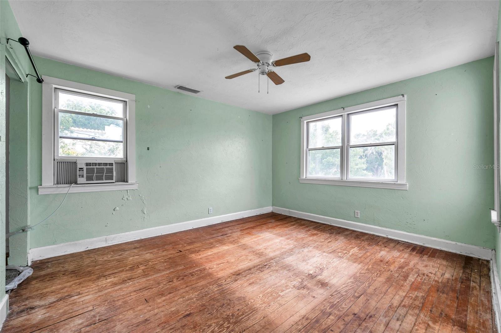 Image 32 of 55 For 4900 Alcazar Way S