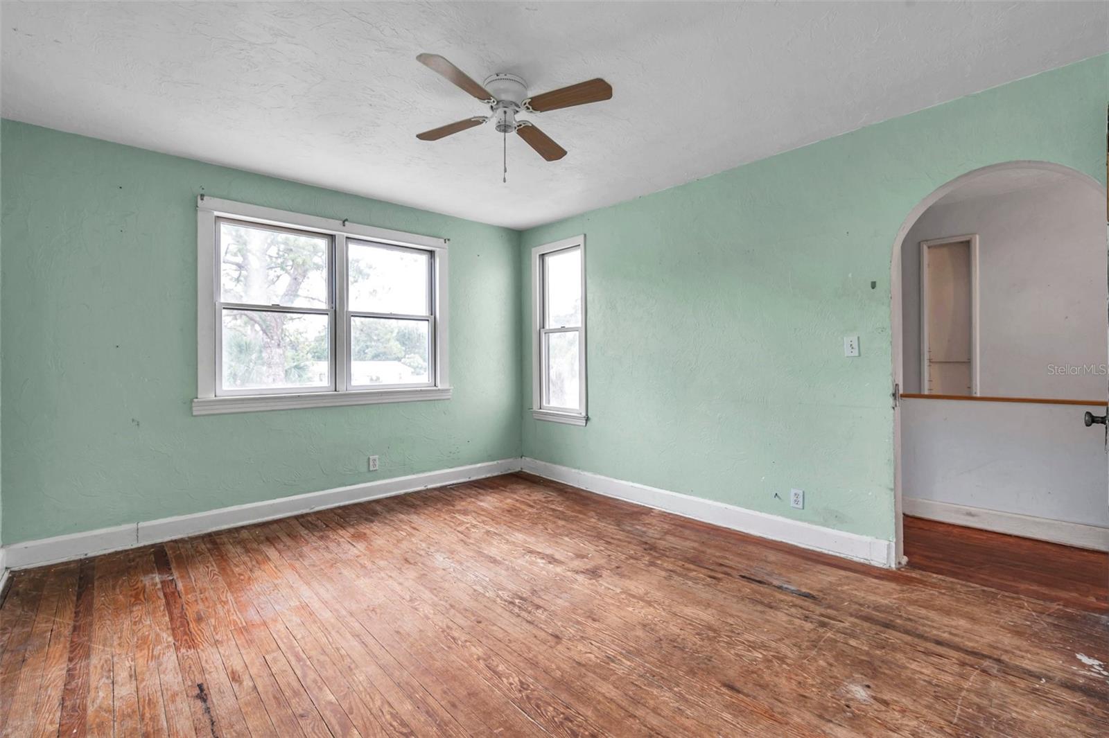 Image 33 of 55 For 4900 Alcazar Way S
