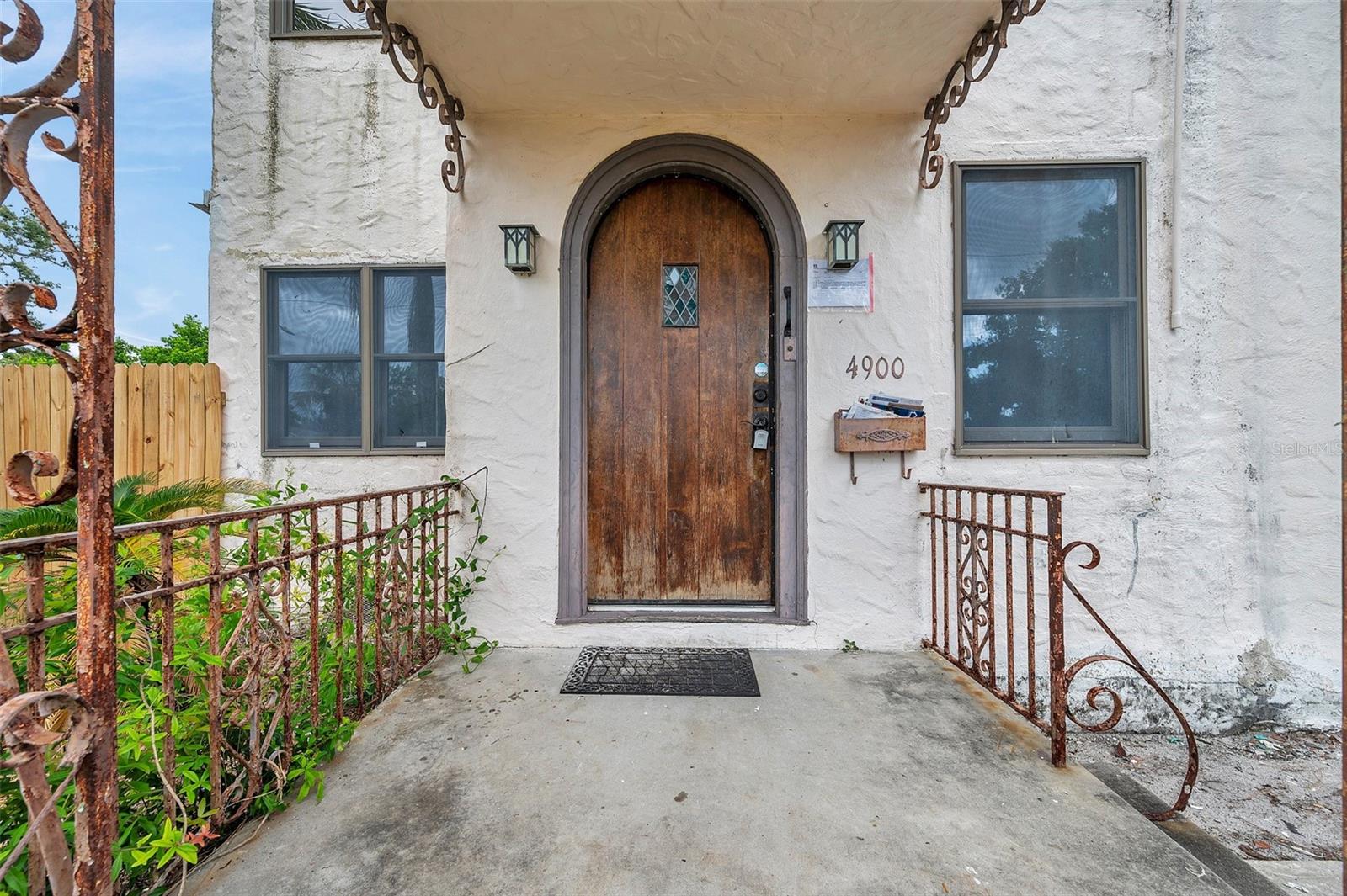 Image 4 of 55 For 4900 Alcazar Way S