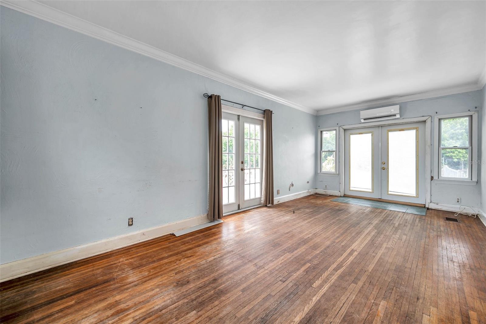 Image 7 of 55 For 4900 Alcazar Way S