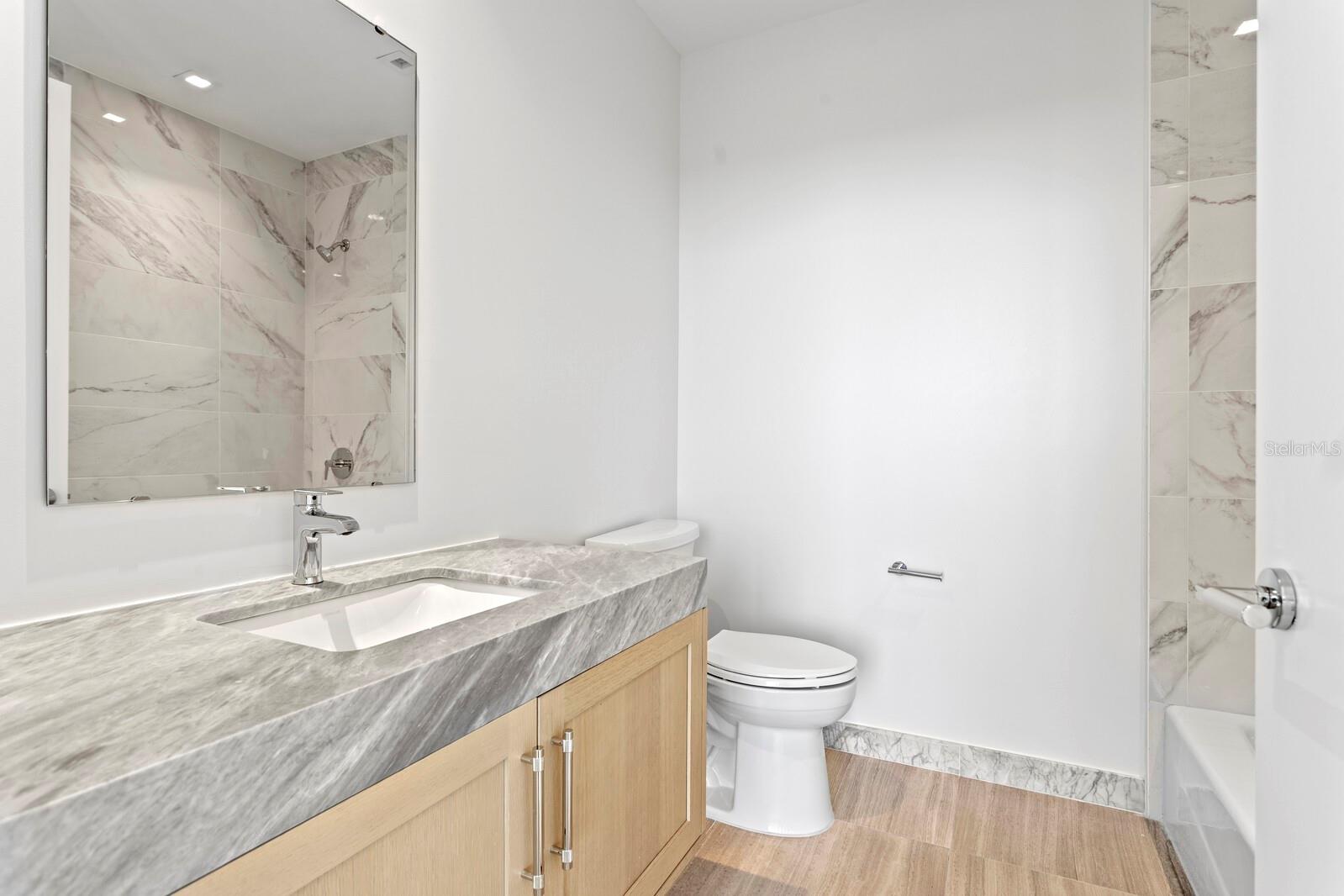 Image 37 of 95 For 2912 Santiago Street 1201