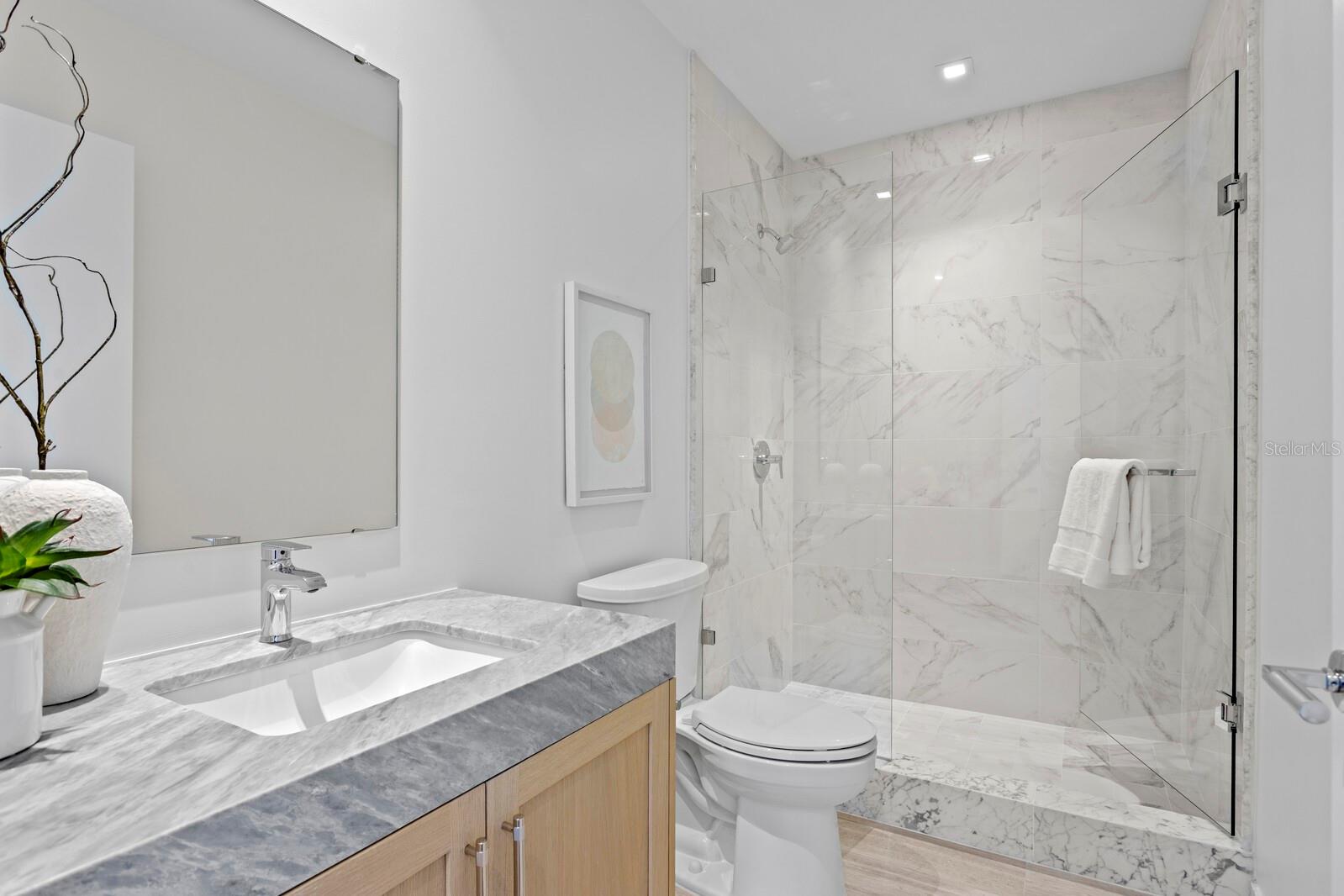 Image 38 of 95 For 2912 Santiago Street 1201