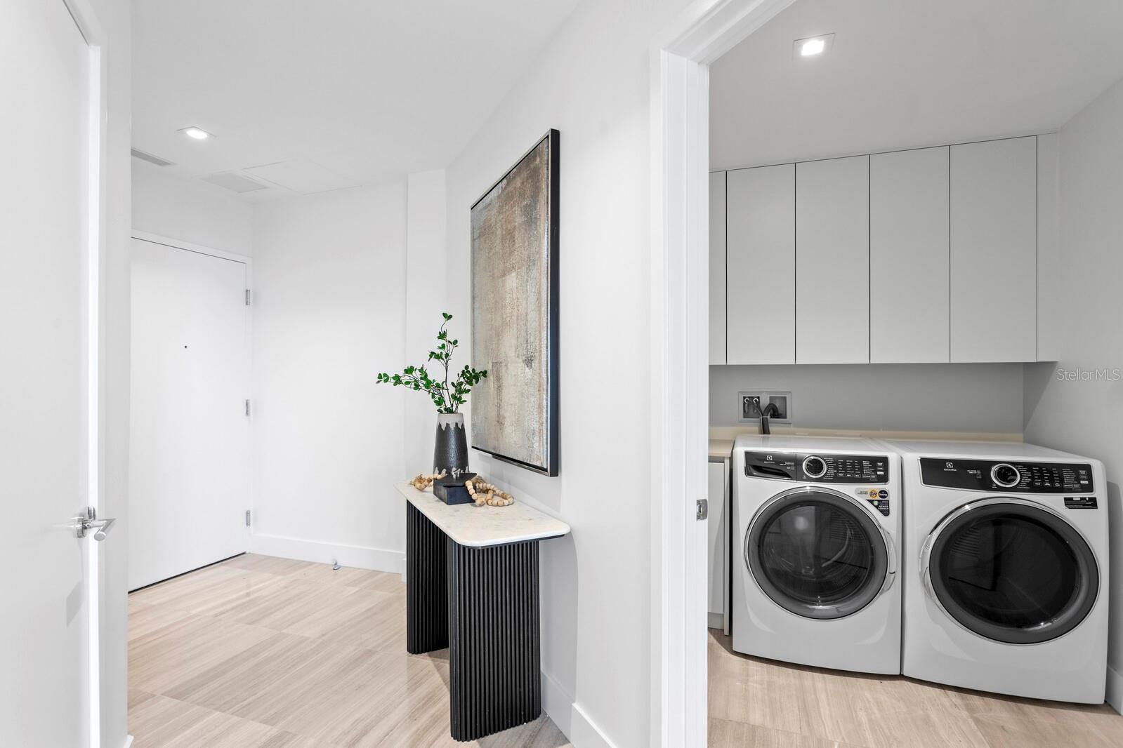 Image 45 of 95 For 2912 Santiago Street 1201
