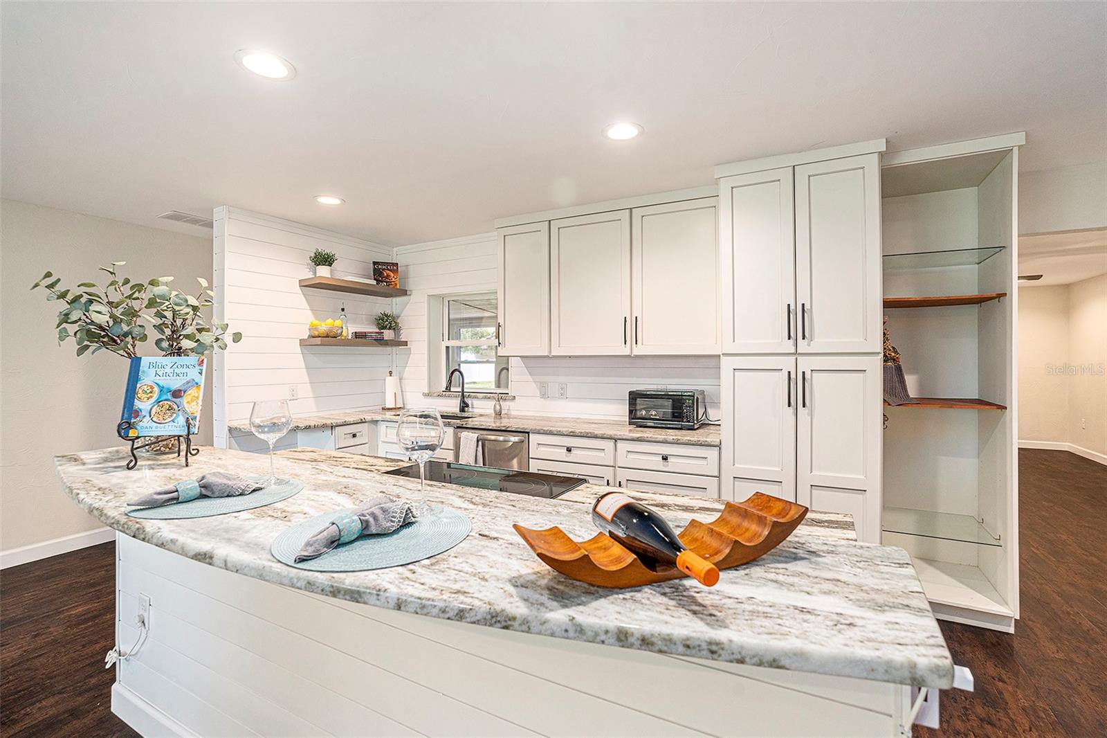 Listing photo id 10 for 5106 Five Acre Rd