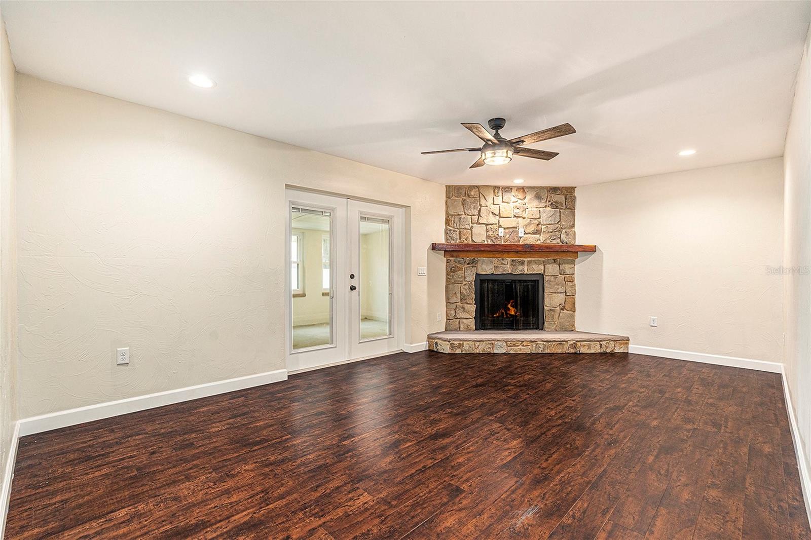 Listing photo id 12 for 5106 Five Acre Rd