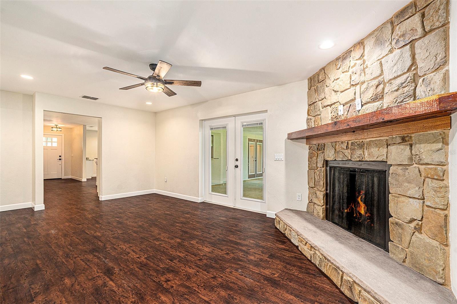 Listing photo id 13 for 5106 Five Acre Rd