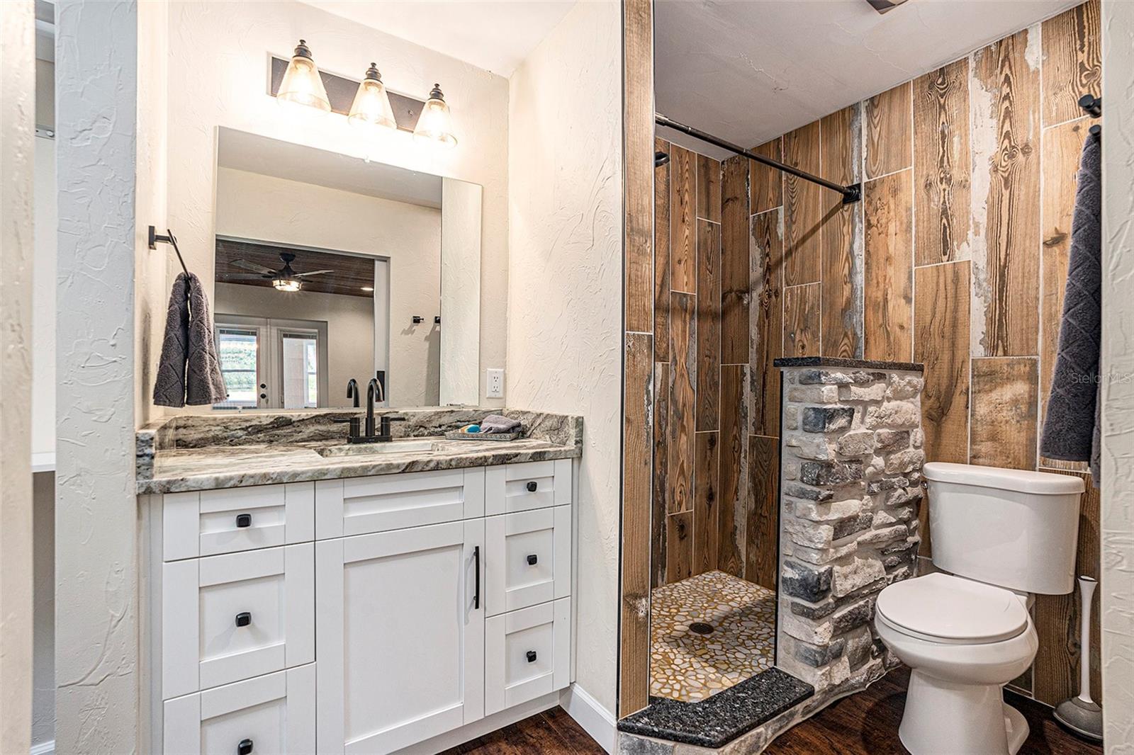 Listing photo id 16 for 5106 Five Acre Rd