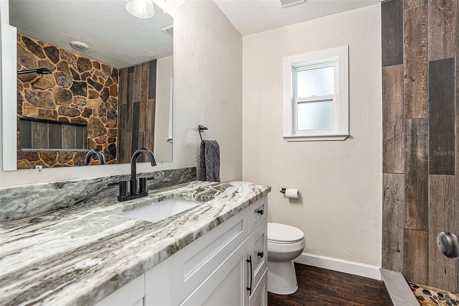 Listing photo id 17 for 5106 Five Acre Rd
