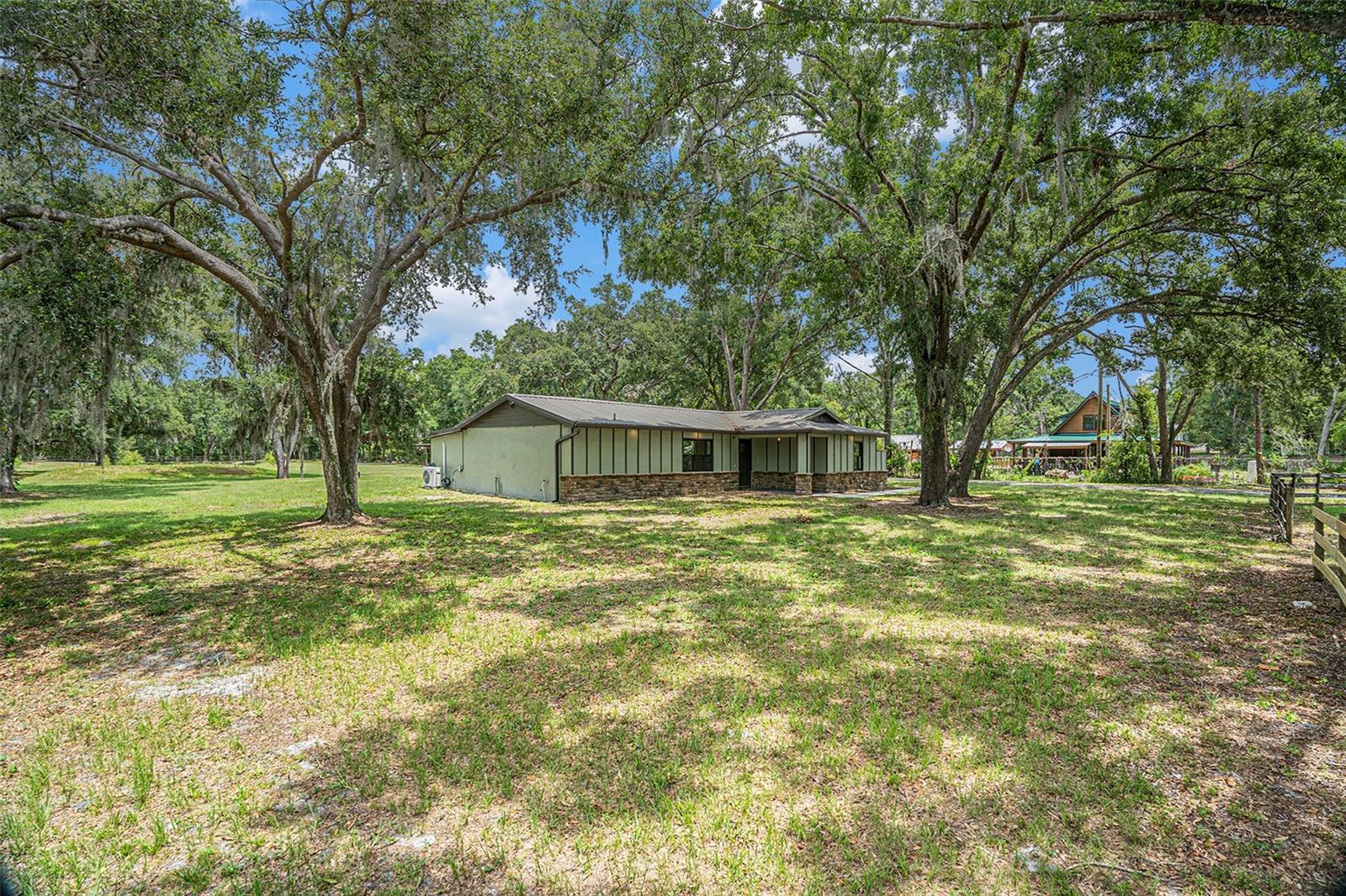 Listing photo id 27 for 5106 Five Acre Rd