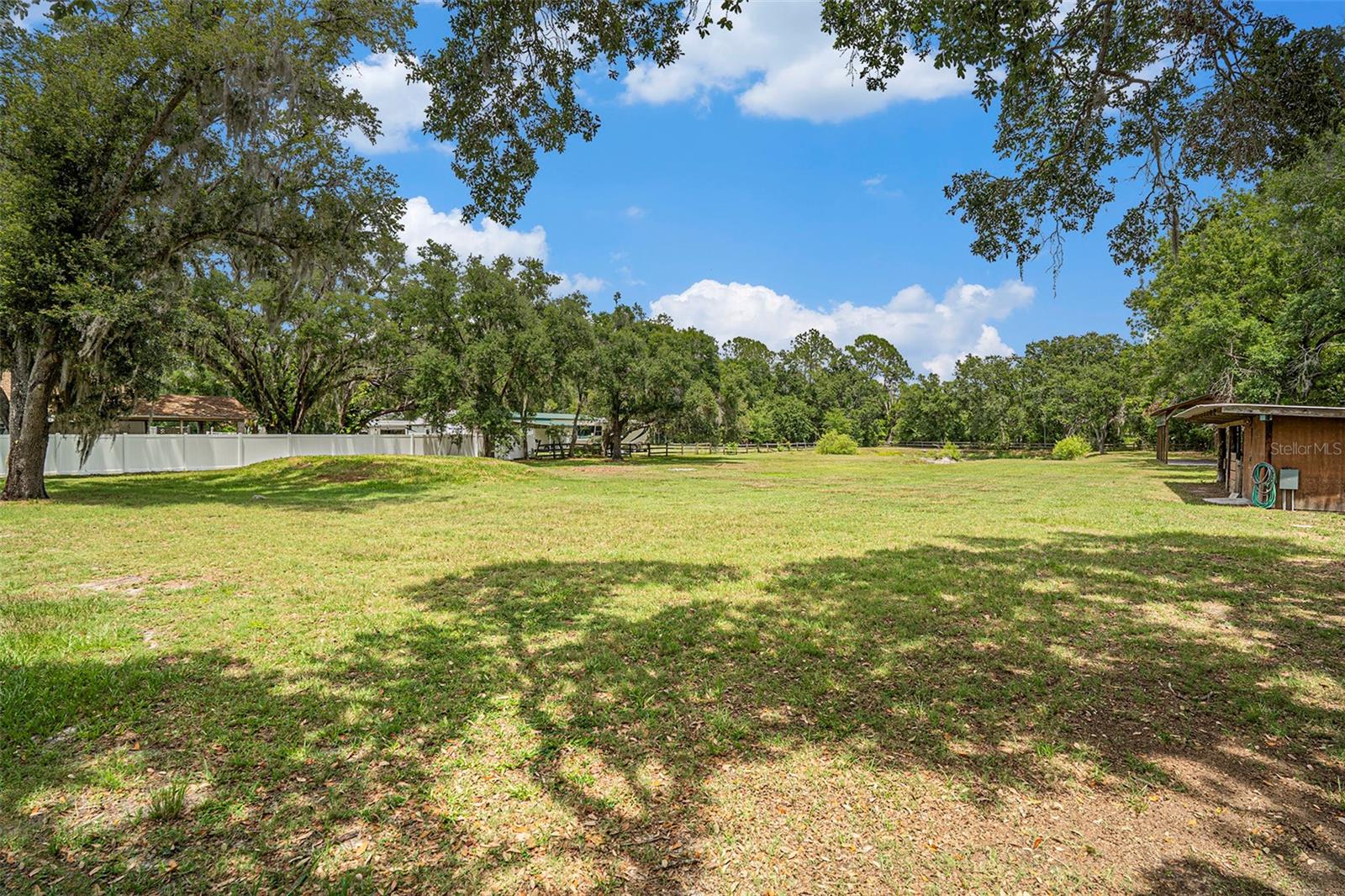 Listing photo id 28 for 5106 Five Acre Rd
