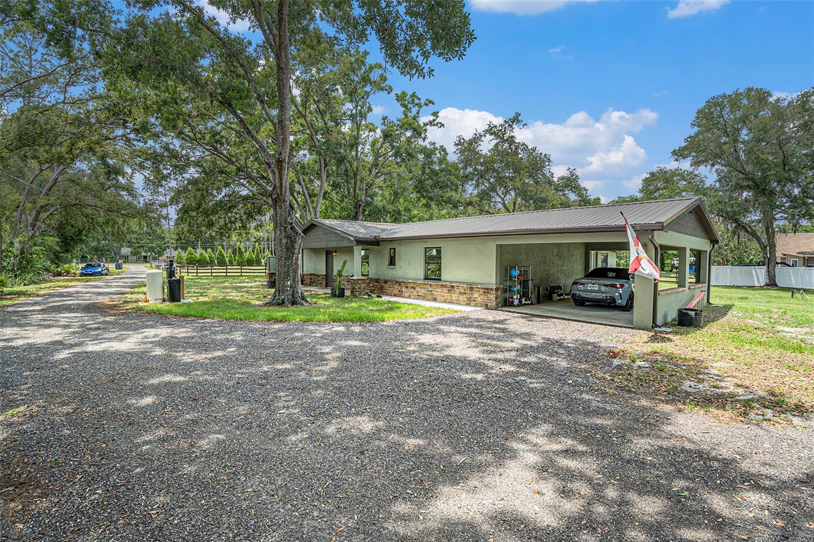 Listing photo id 3 for 5106 Five Acre Rd