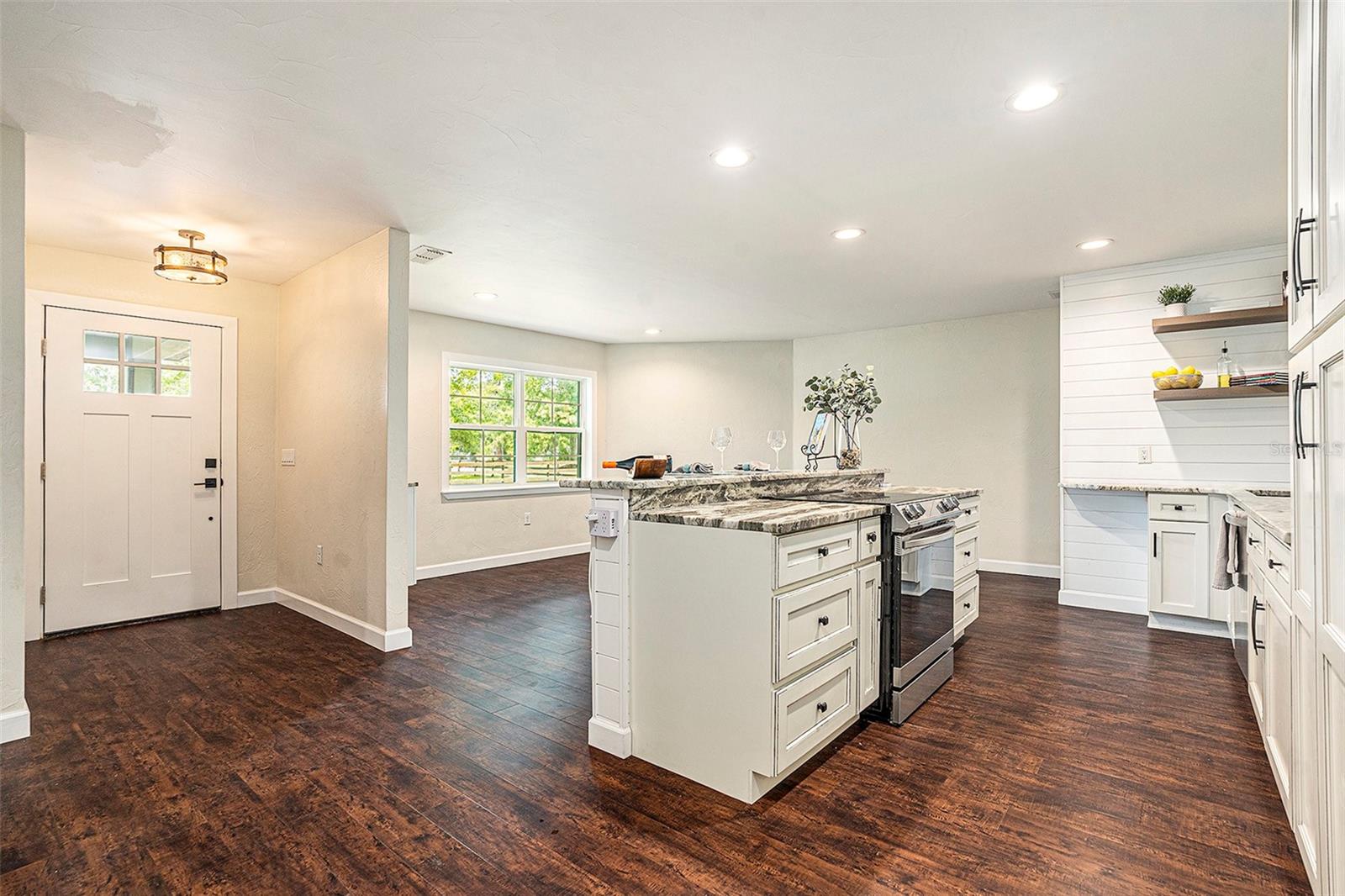 Listing photo id 6 for 5106 Five Acre Rd