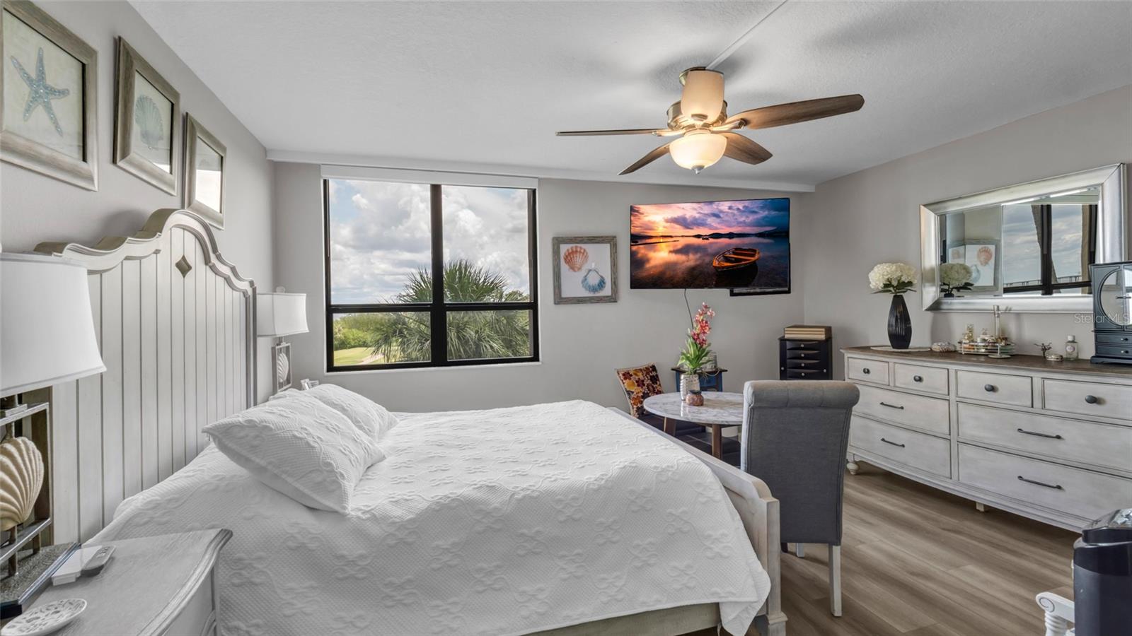 Image 32 of 61 For 2616 Cove Cay Drive 505