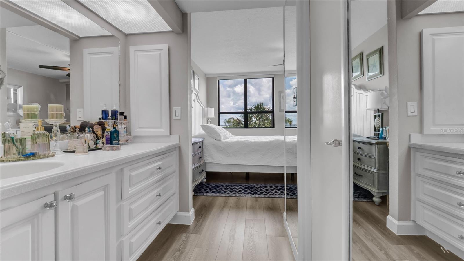 Image 34 of 61 For 2616 Cove Cay Drive 505