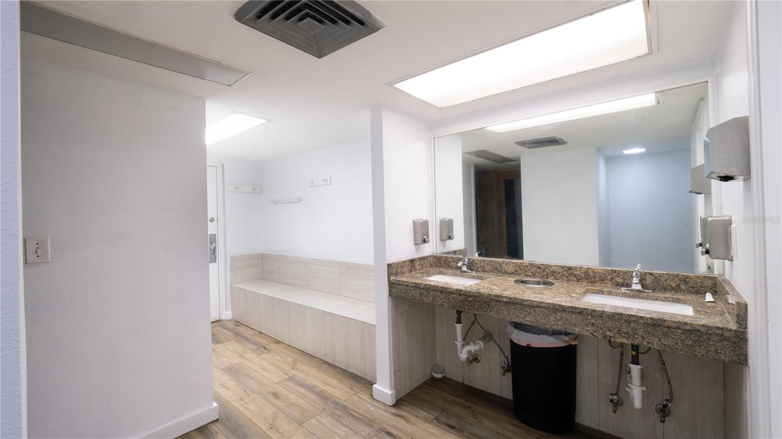 Image 47 of 61 For 2616 Cove Cay Drive 505