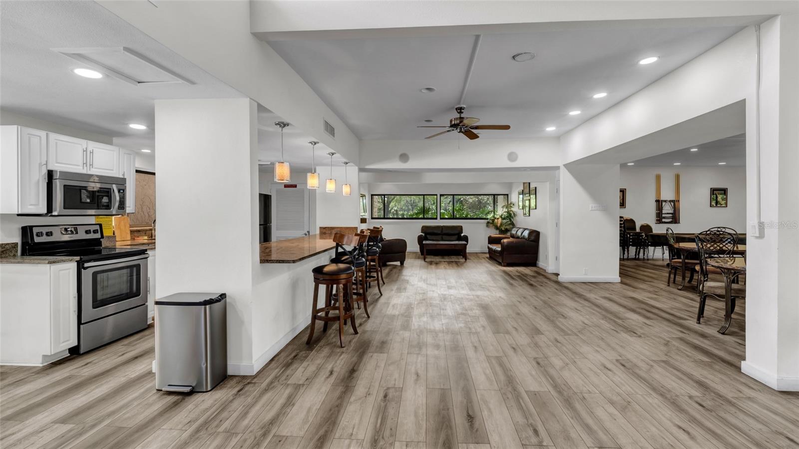Image 53 of 61 For 2616 Cove Cay Drive 505