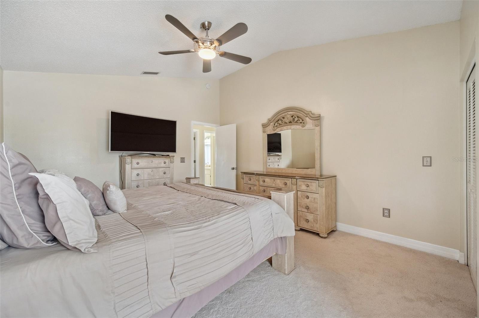 Listing photo id 19 for 27133 Sea Breeze Way