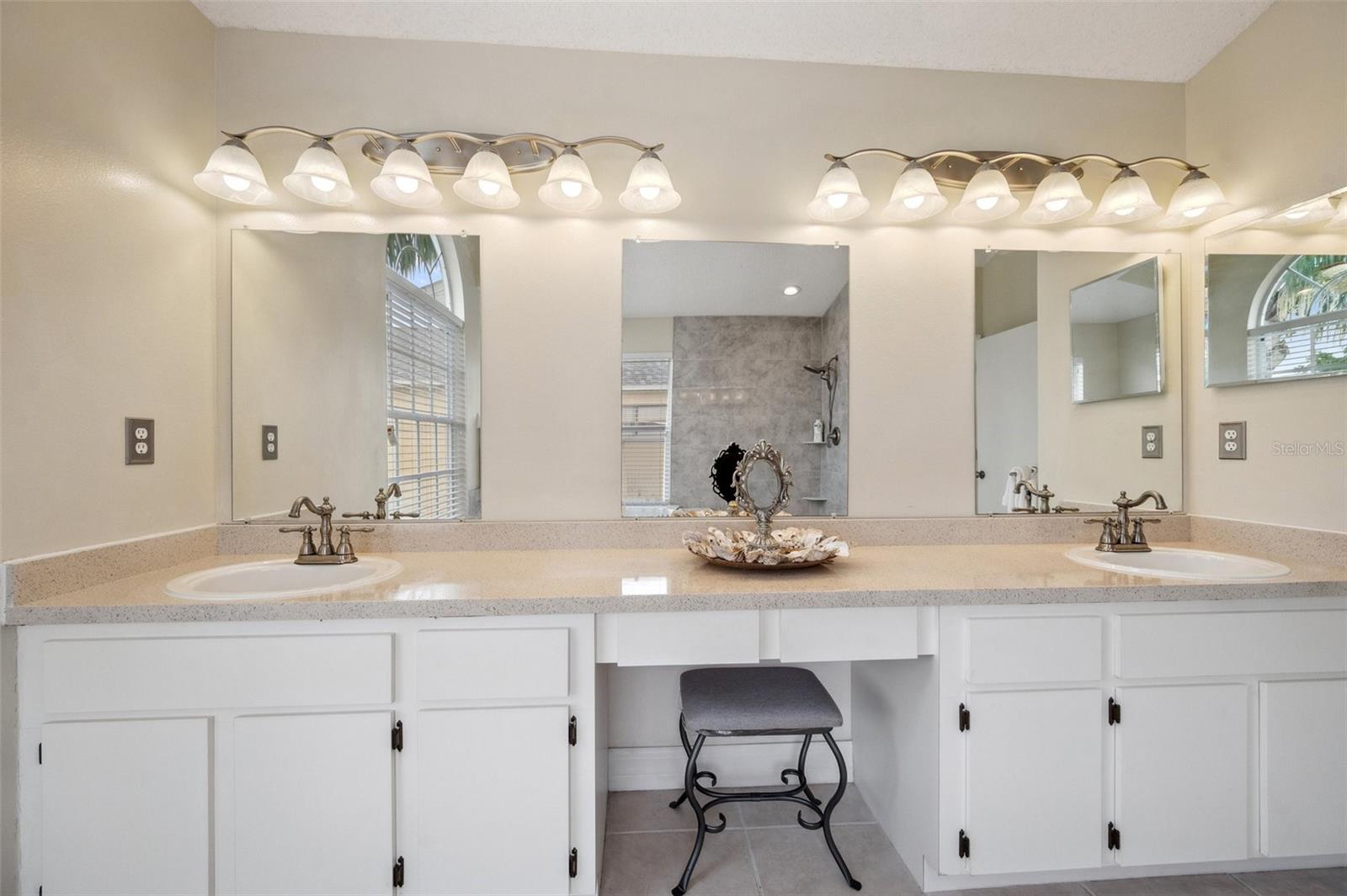 Listing photo id 41 for 27133 Sea Breeze Way