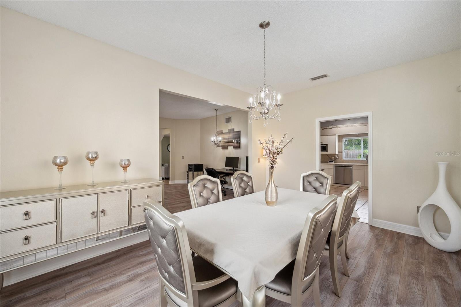 Listing photo id 46 for 27133 Sea Breeze Way