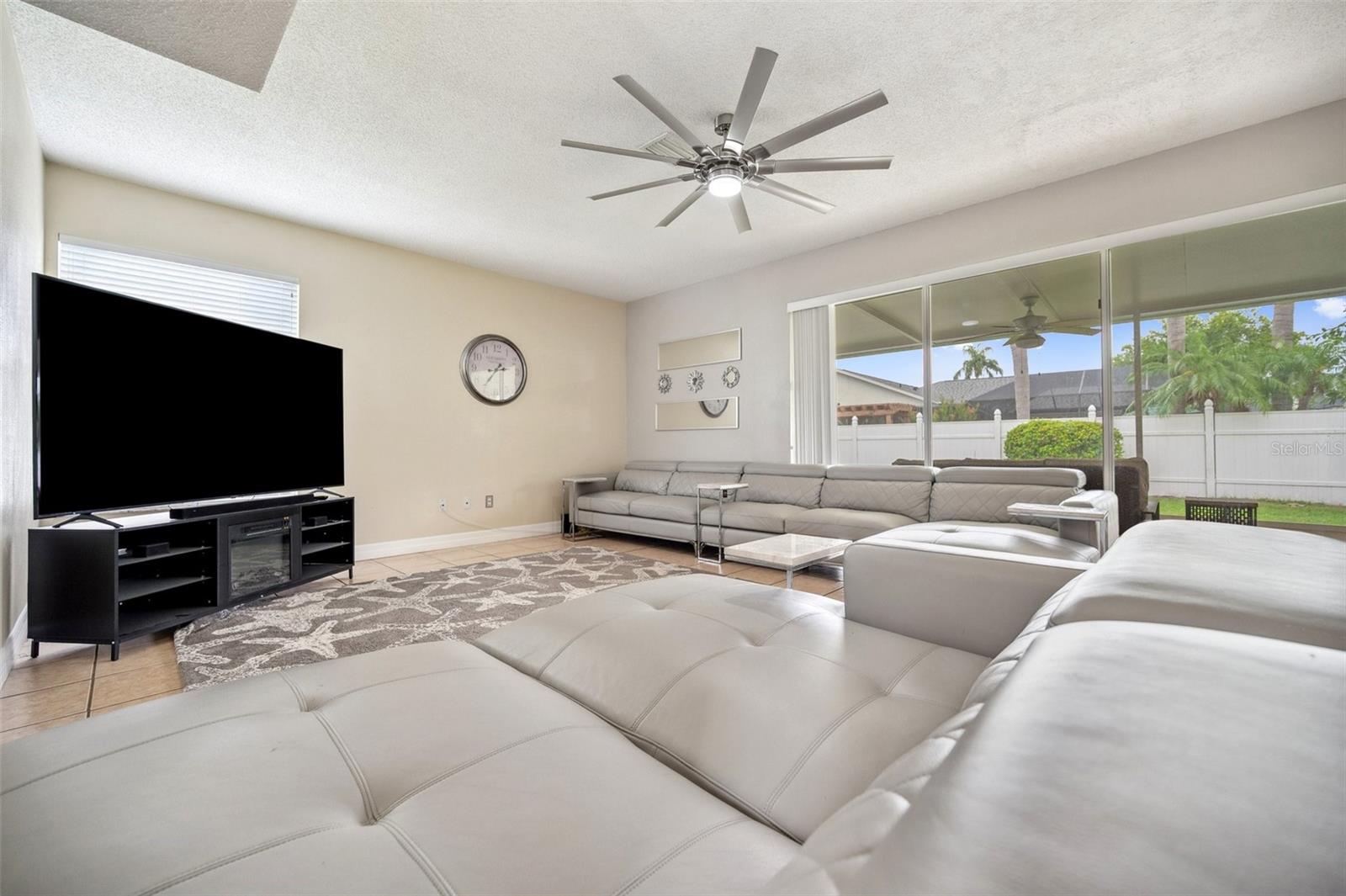 Listing photo id 49 for 27133 Sea Breeze Way