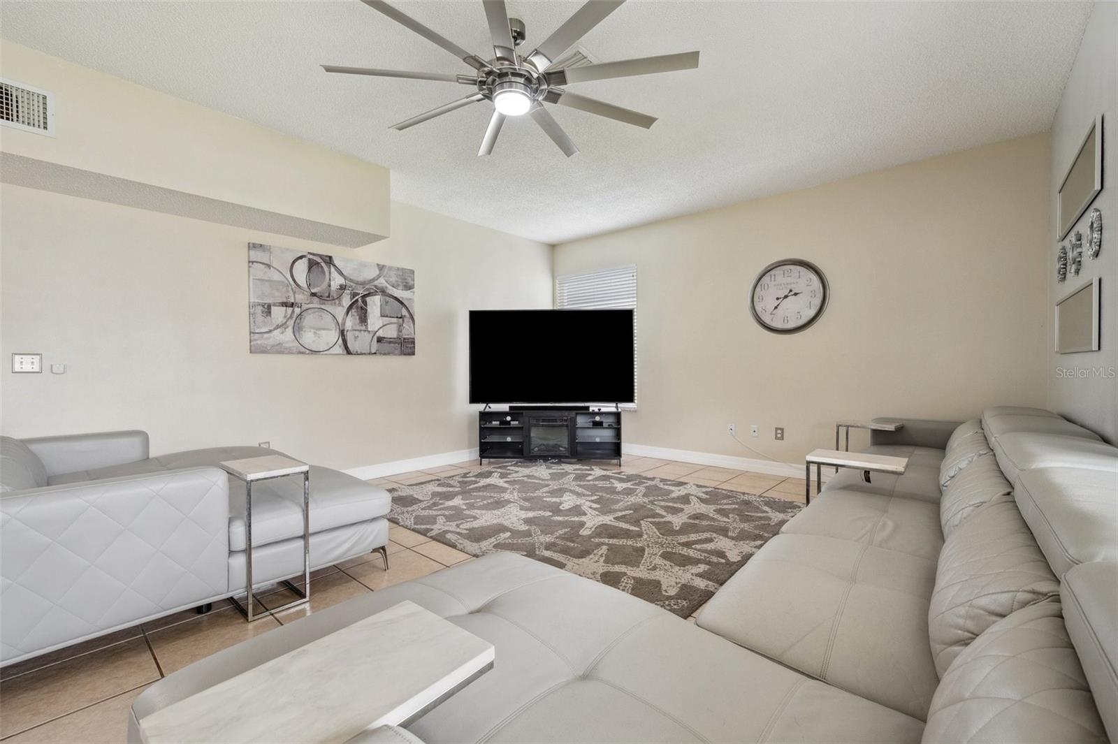 Listing photo id 50 for 27133 Sea Breeze Way