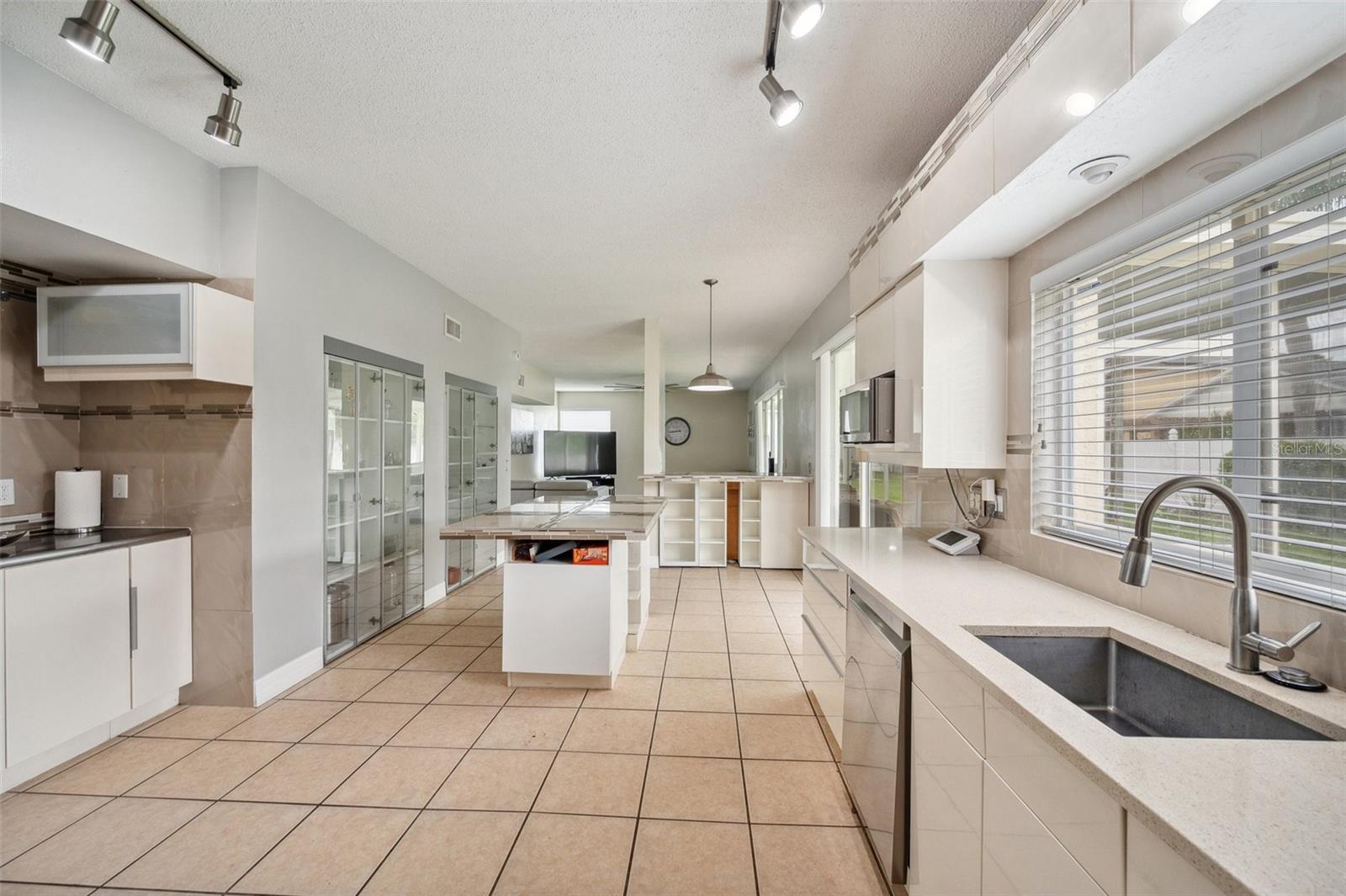 Listing photo id 58 for 27133 Sea Breeze Way