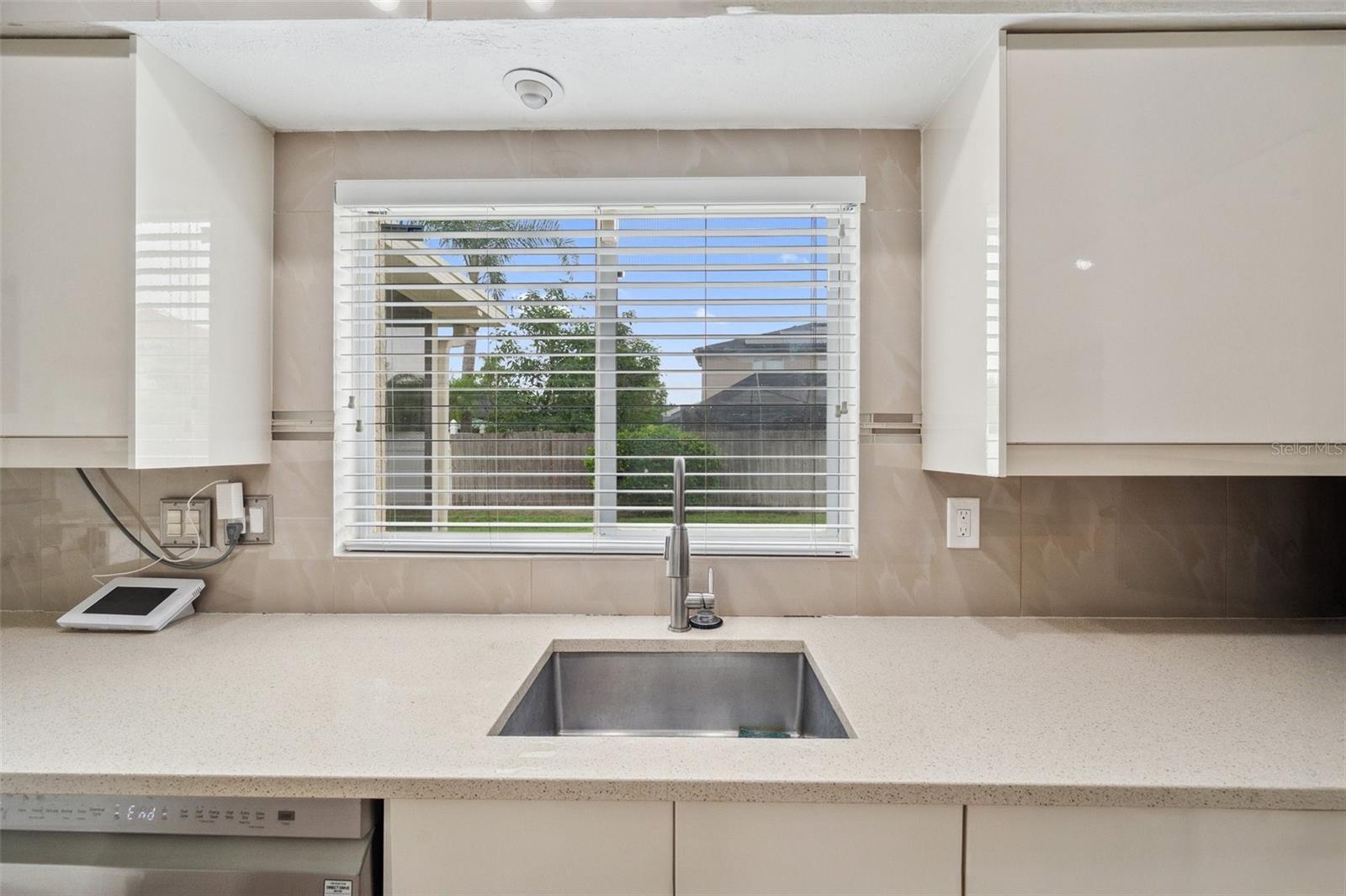 Listing photo id 60 for 27133 Sea Breeze Way
