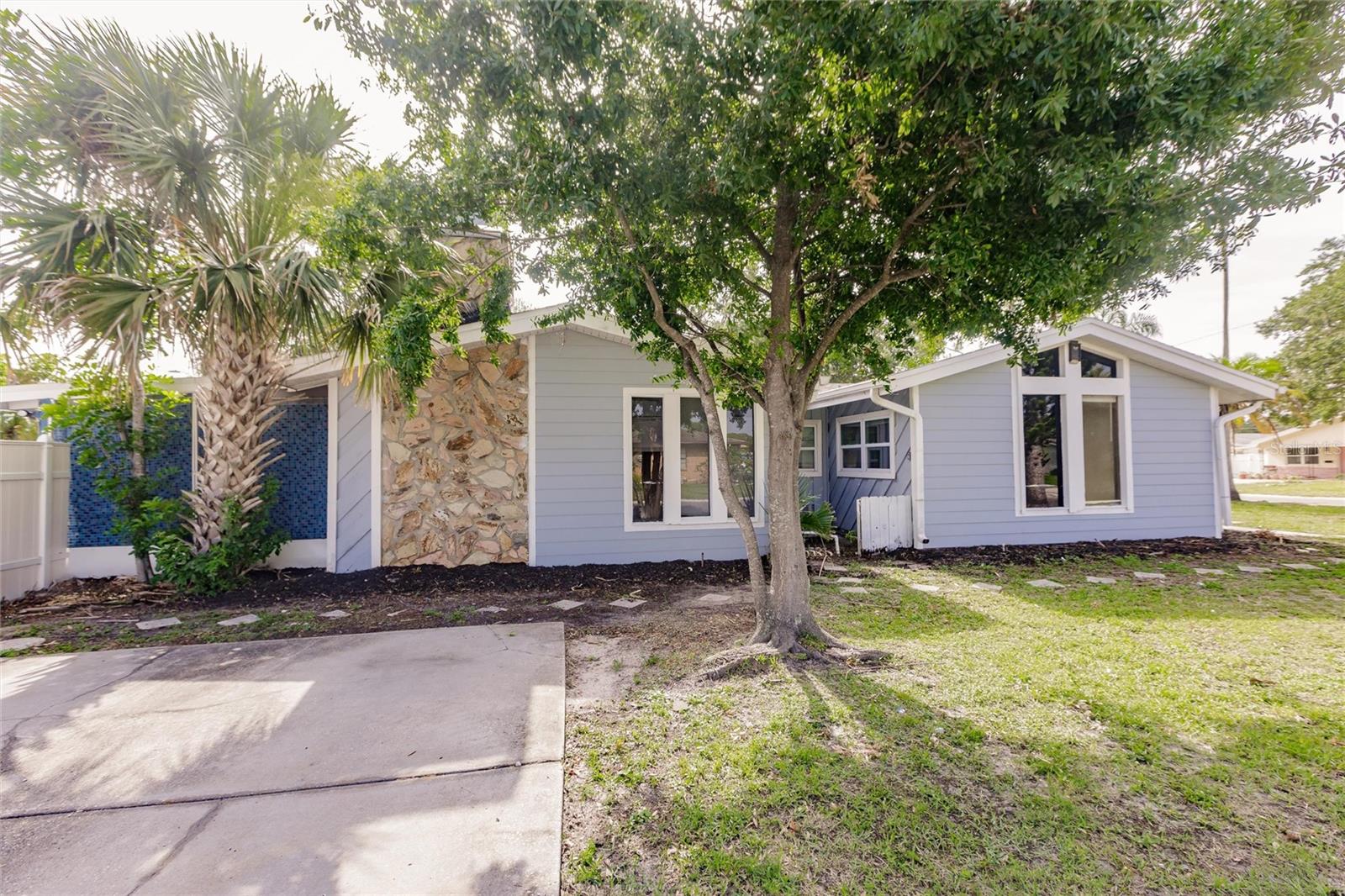 Details for 647 74th Avenue N, ST PETERSBURG, FL 33702