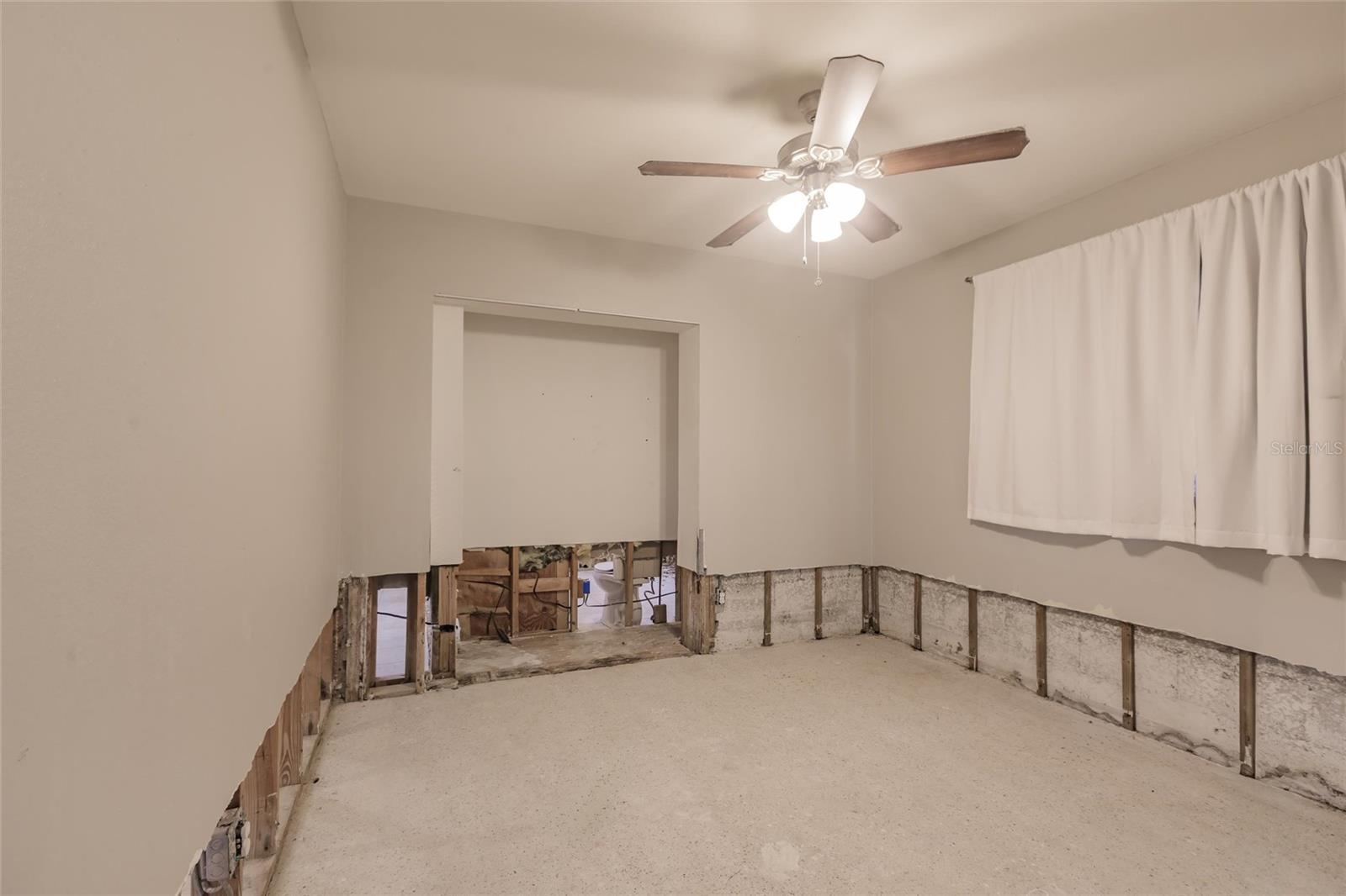 Image 10 of 27 For 647 74th Avenue N