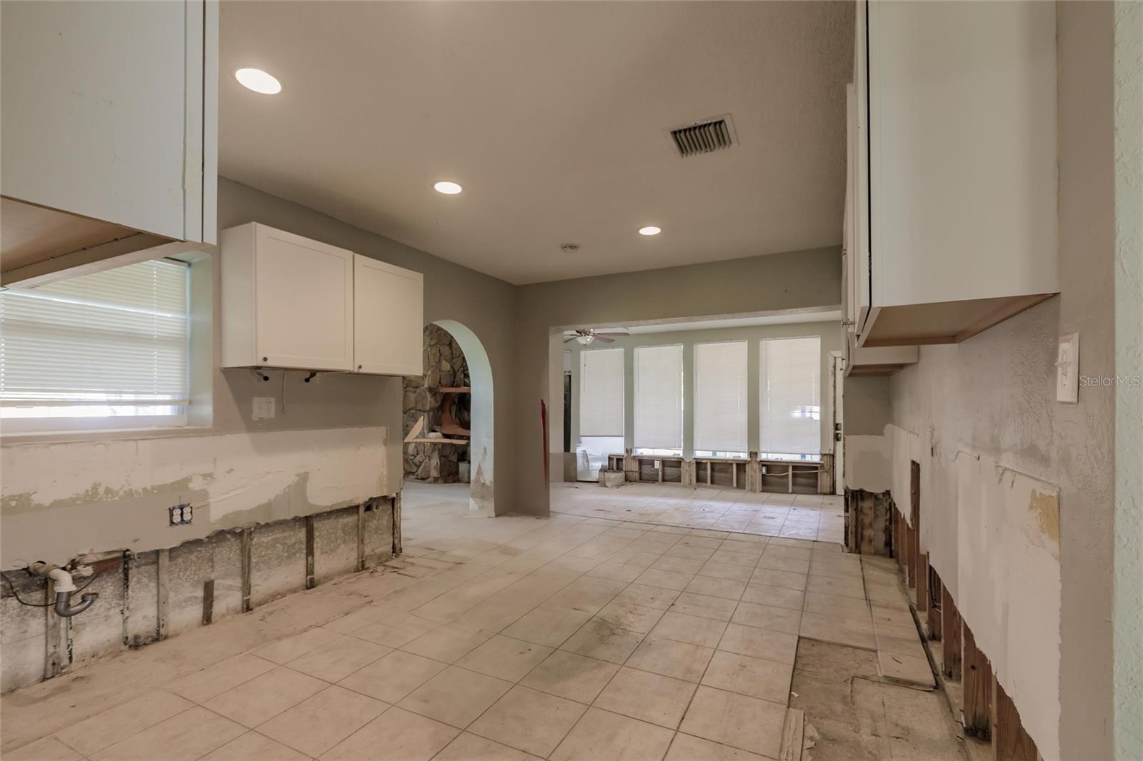 Image 16 of 27 For 647 74th Avenue N