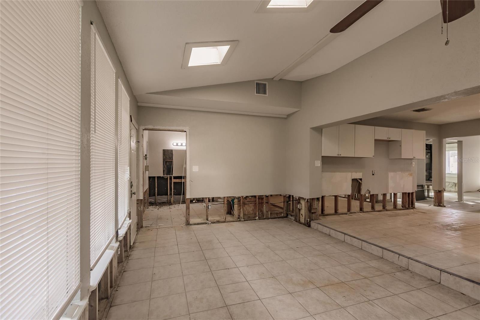 Image 21 of 27 For 647 74th Avenue N